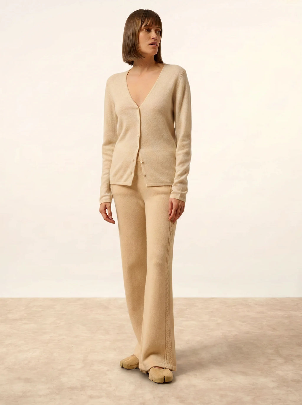 NORMA strickjacke v-ausschnitt avoine