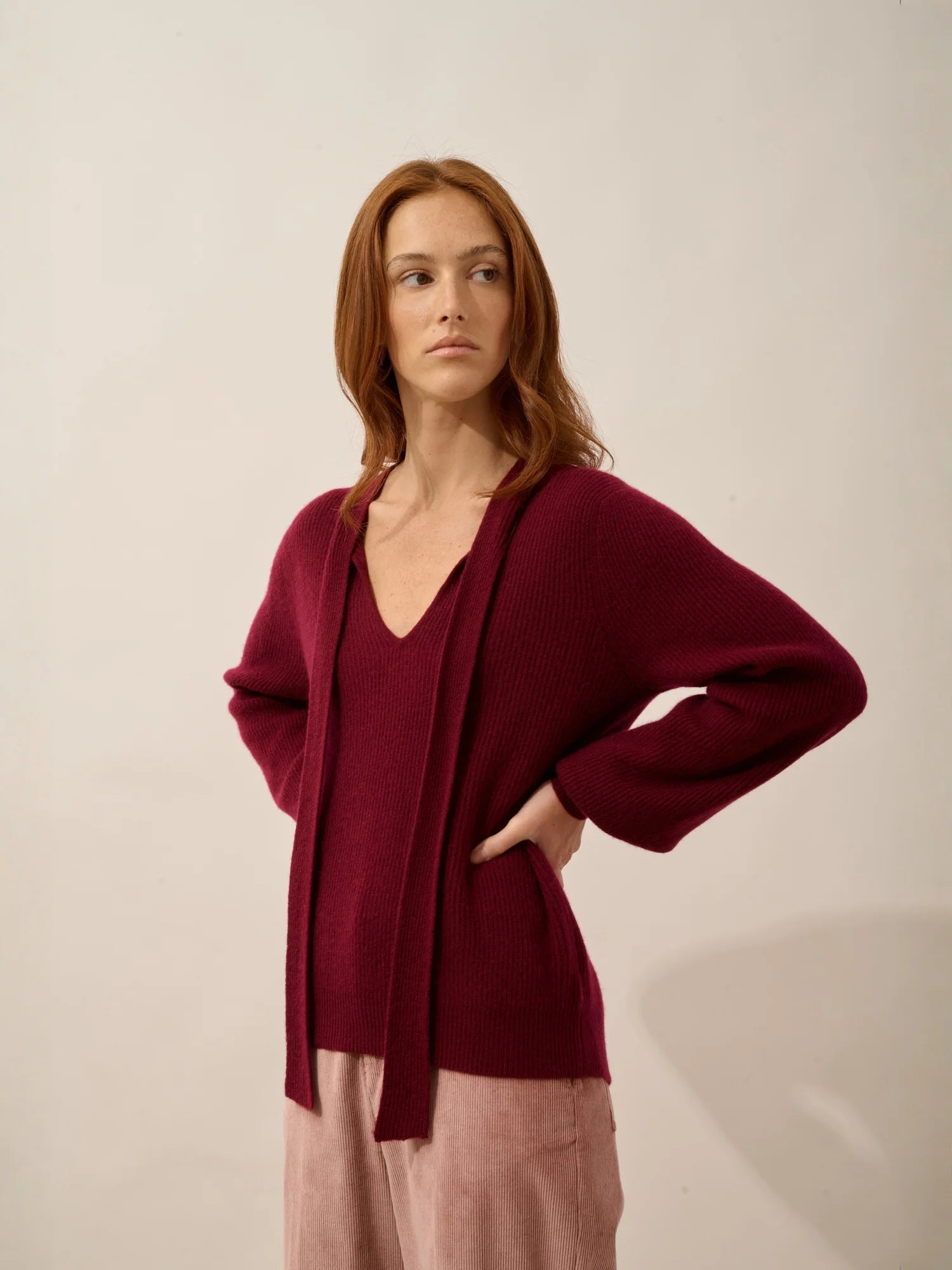 NOTY pullover col lavallière bordeaux