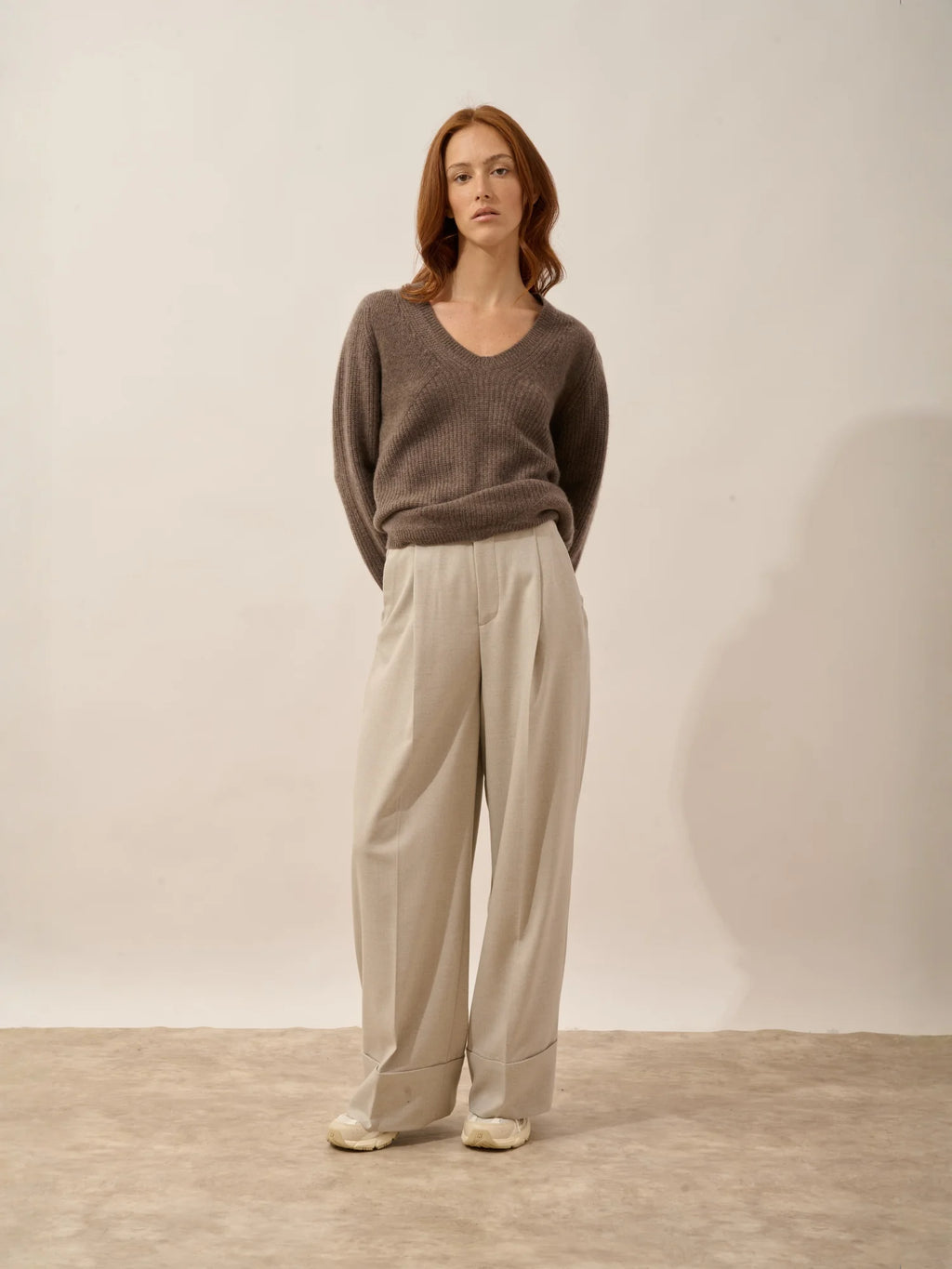 AMRITA pullover v-ausschnitt 4-fädig taupe meliert