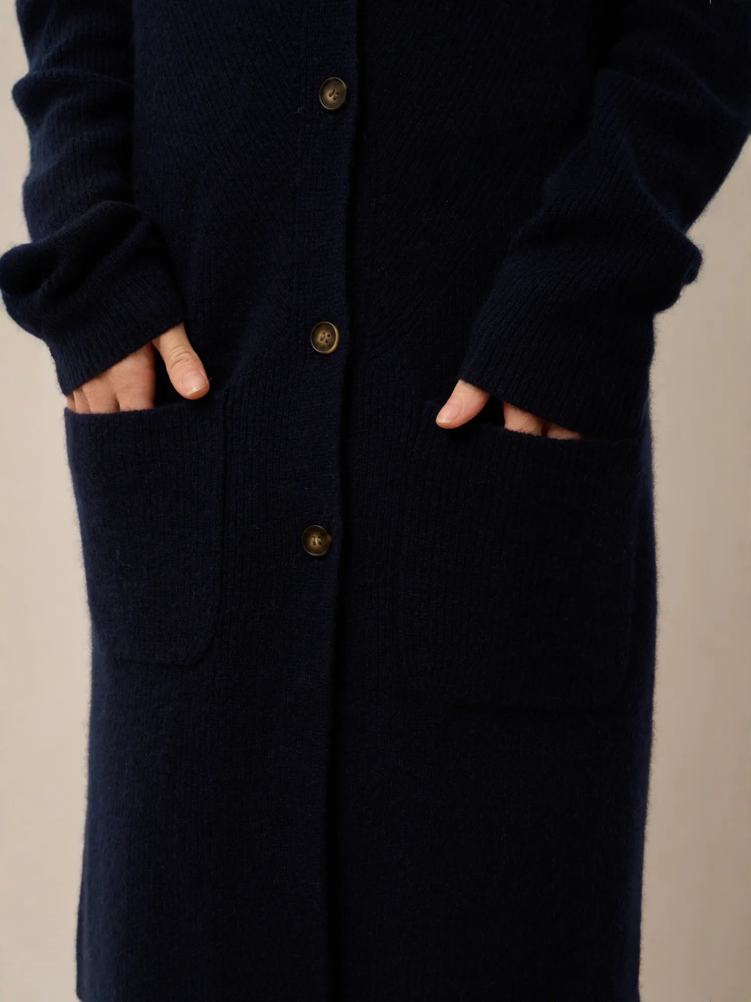 DACHE strickjacke long v-ausschnitt marineblau
