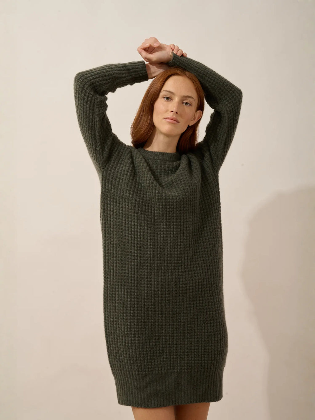 CHEWA kleid rundhalsausschnitt 8-fädig khaki meliert