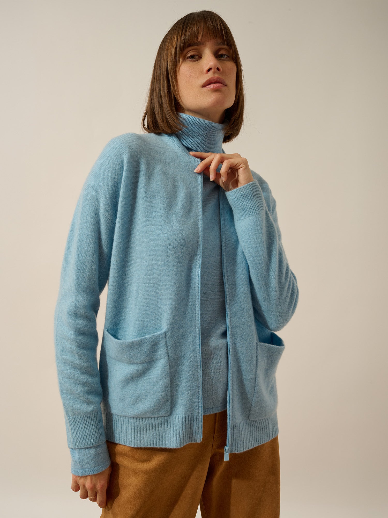 ERVIE gilet zippé col mao bleu inca