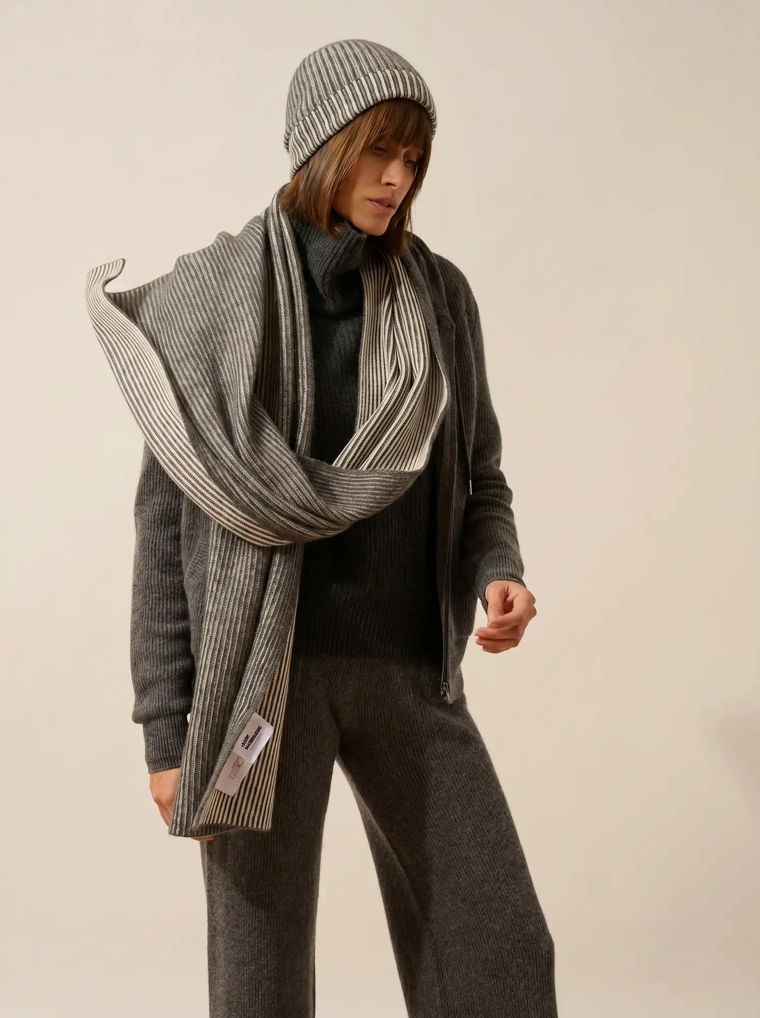 ANTONIO schal 4-fädig anthrazit meliert und elfenbein