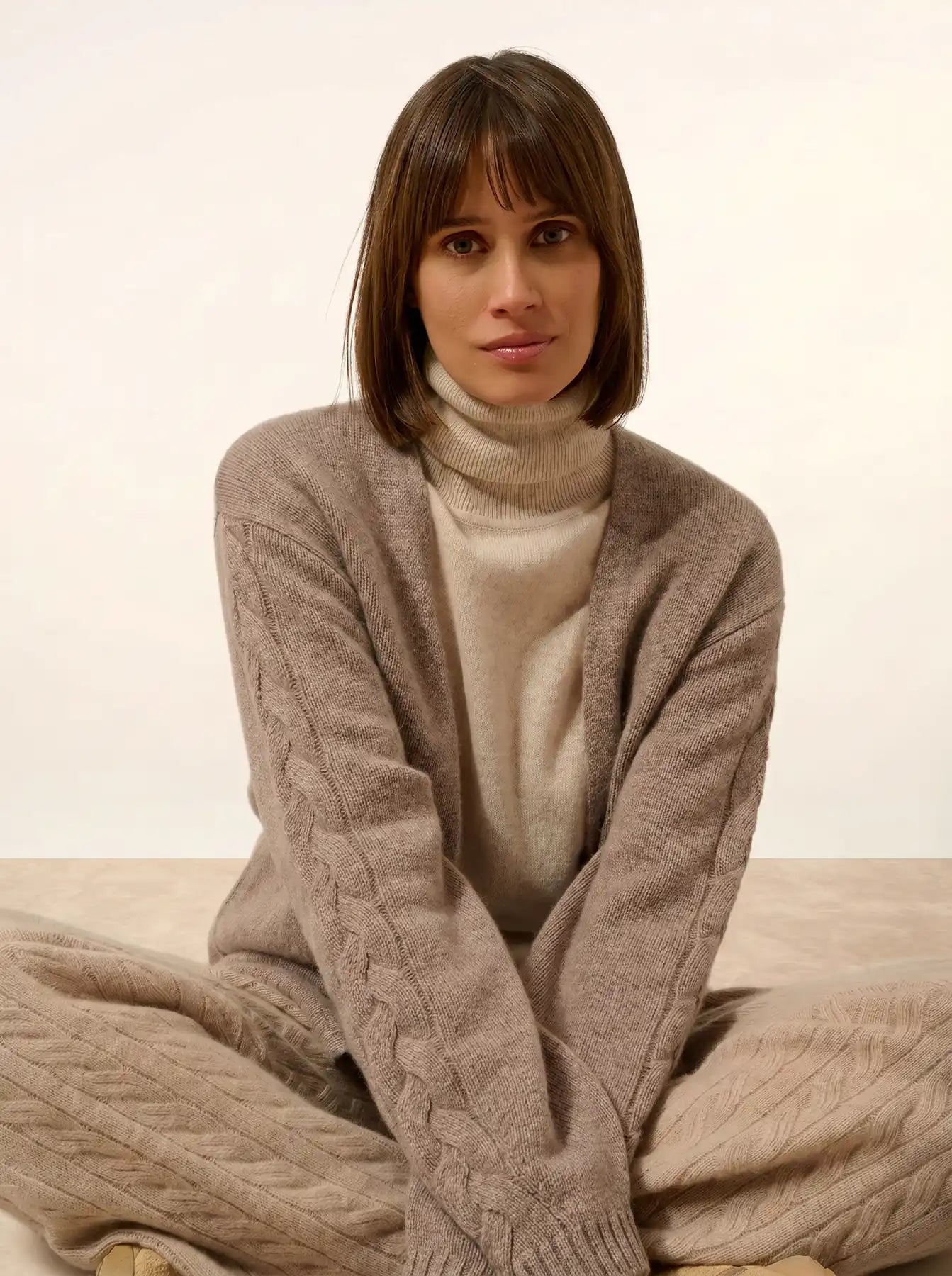 GENEVIEVE weste v-ausschnitt 6-fädig caribou meliert