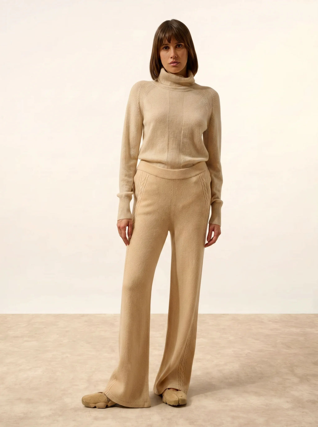 ODETTE hose weit 4-fädig beige