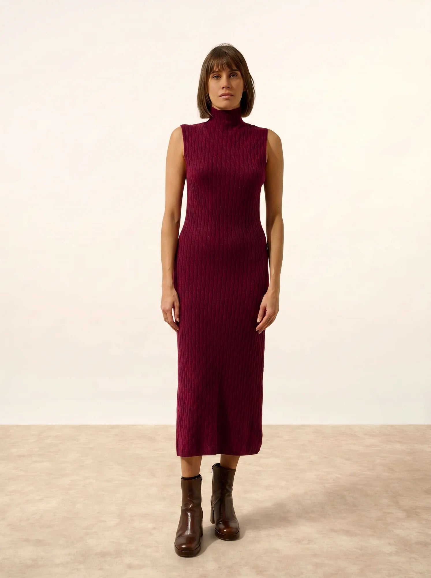 MANON kleid stehkragen ärmellos bordeaux