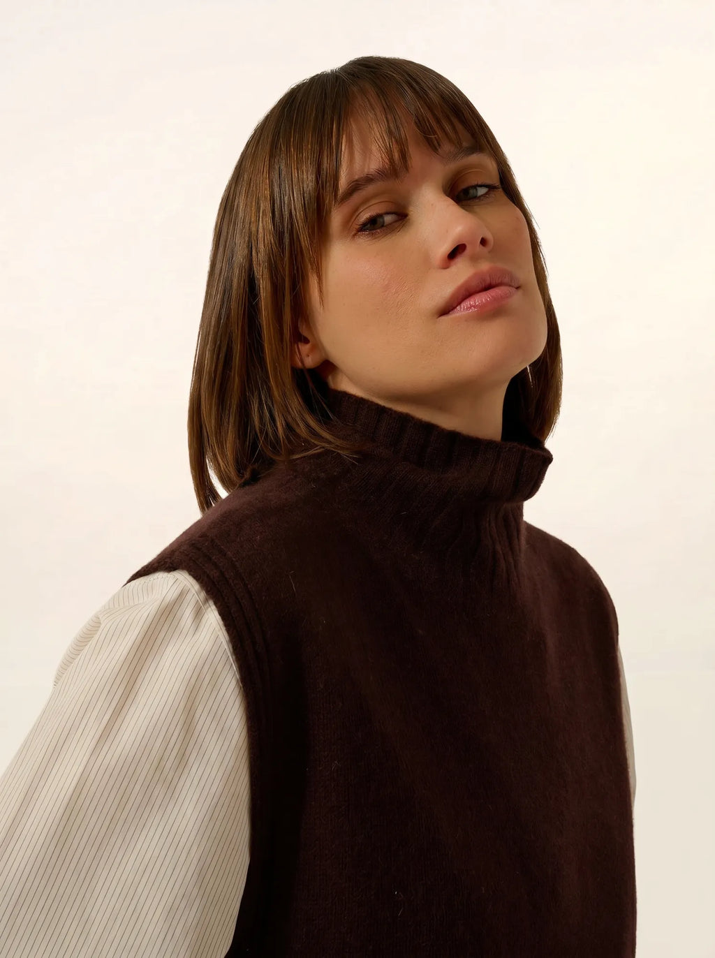 JOHANA poncho offen rollkragen 4-fädig choco