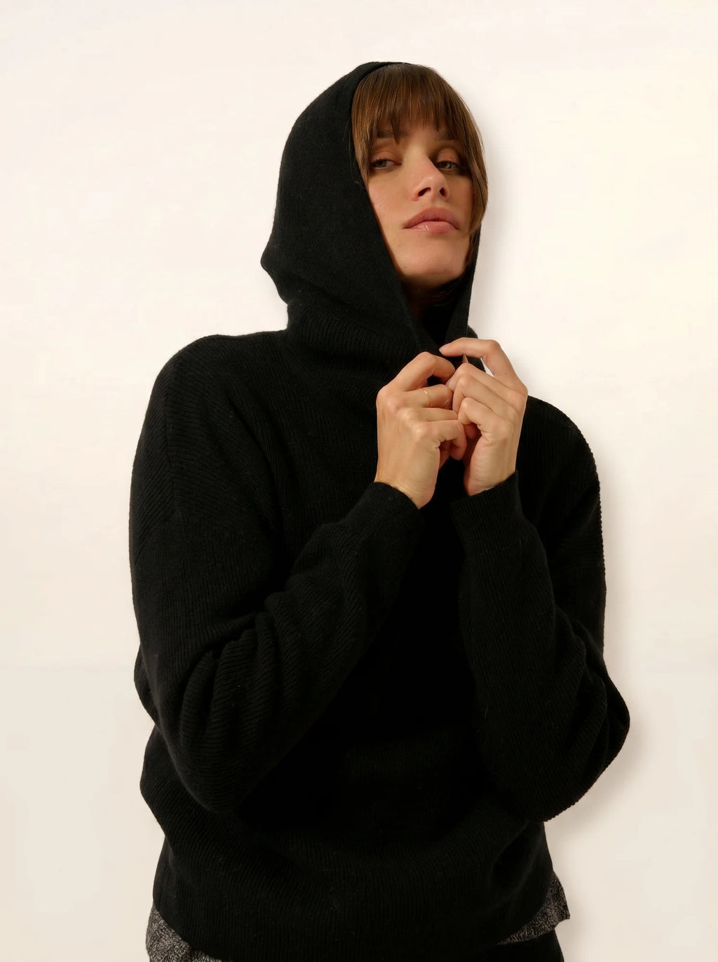 BEELE pullover mit kapuze schwarz