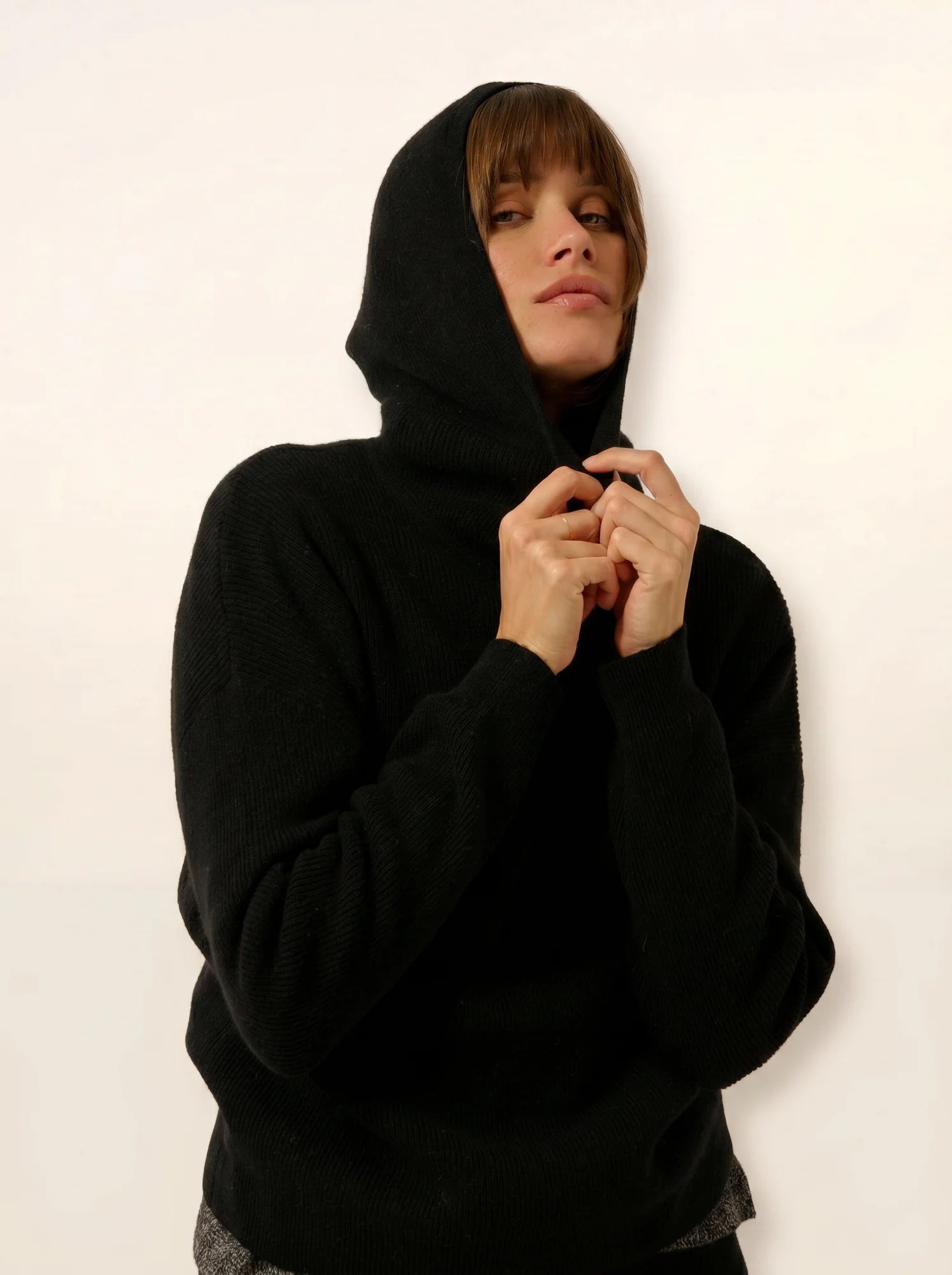 BEELE pullover mit kapuze schwarz