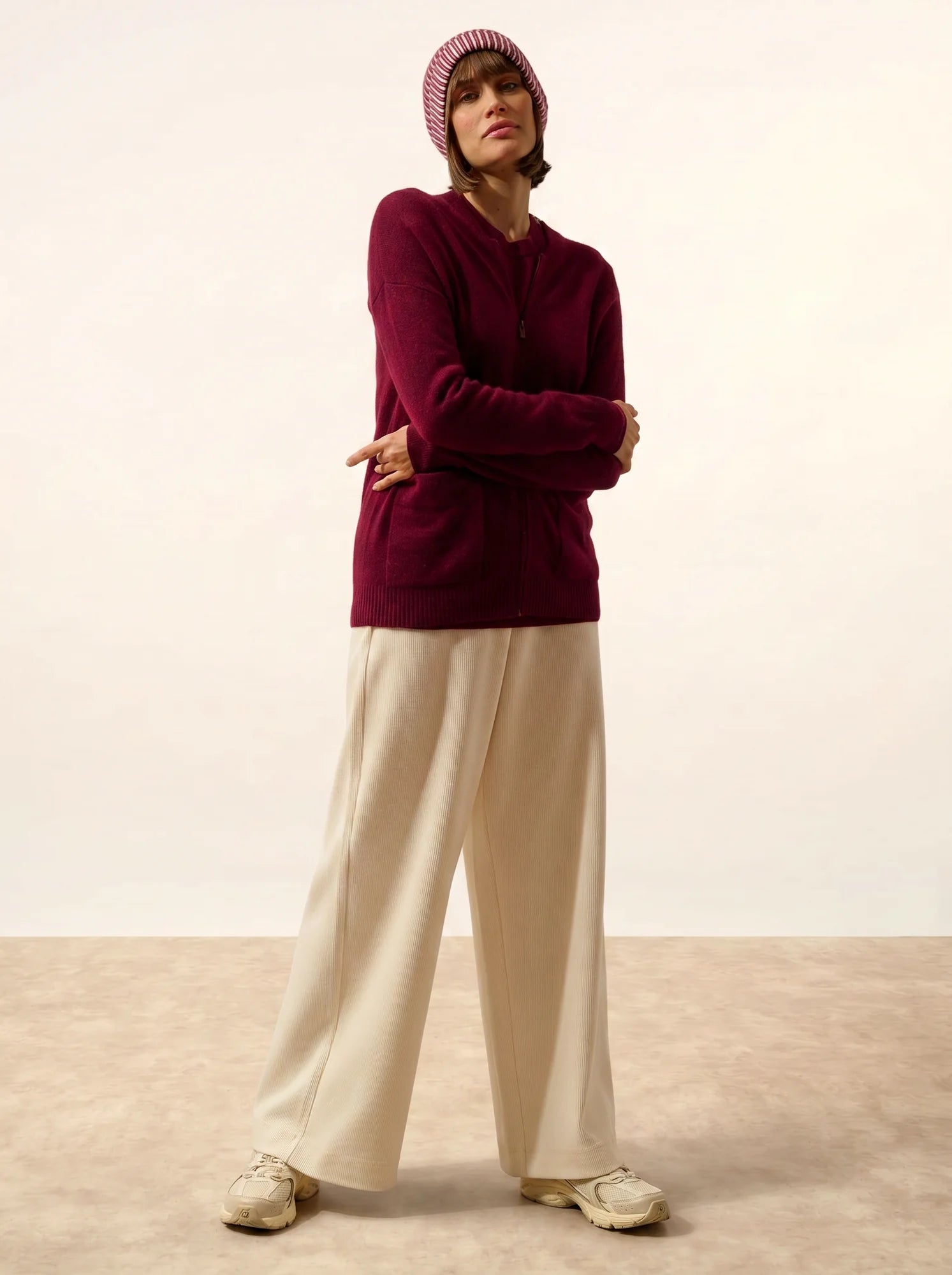 SLOANNE mütze 4-fädig bordeaux und elfenbein