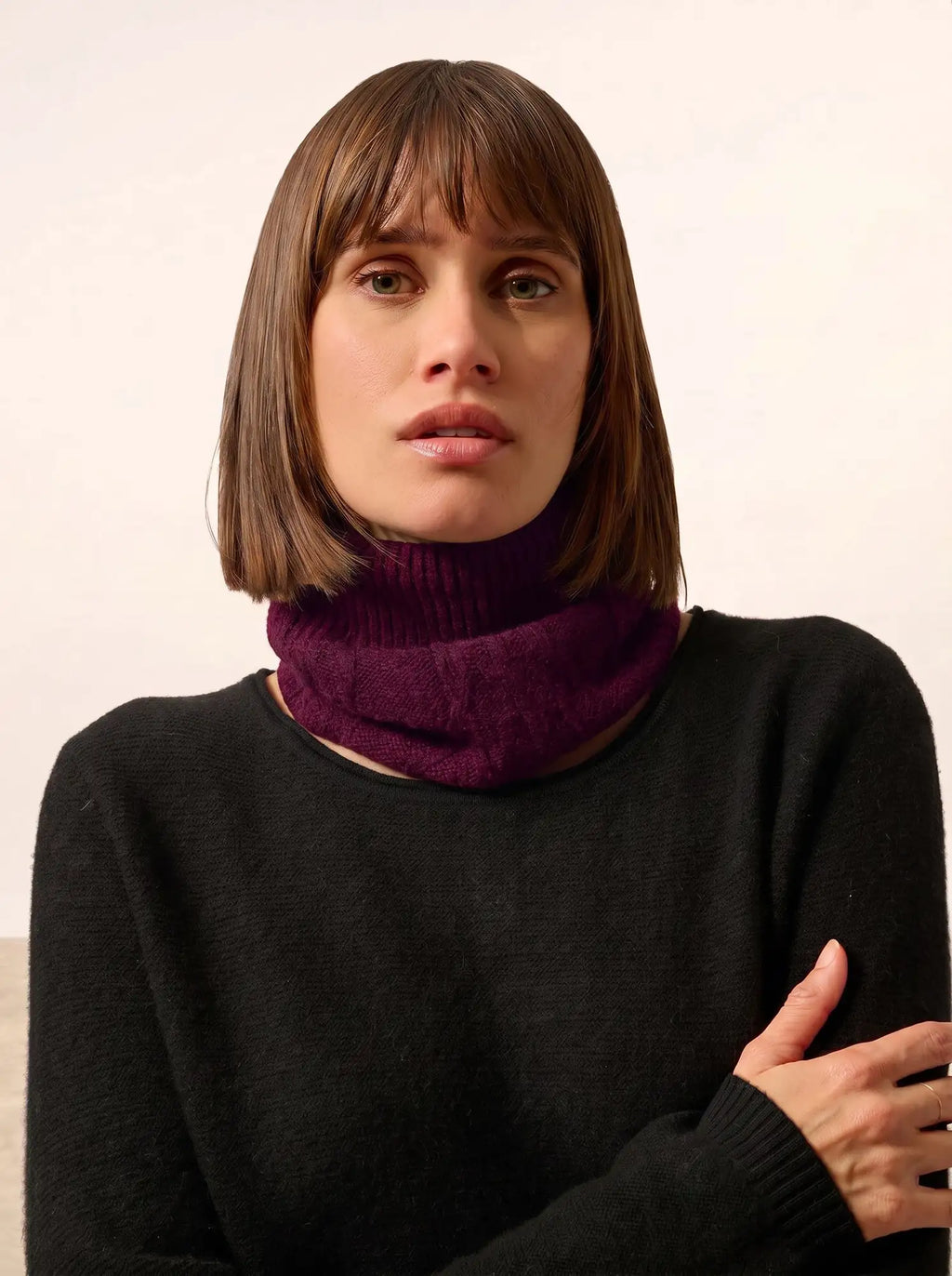 VIVI Neck Warmer 6 Ply Blackberry