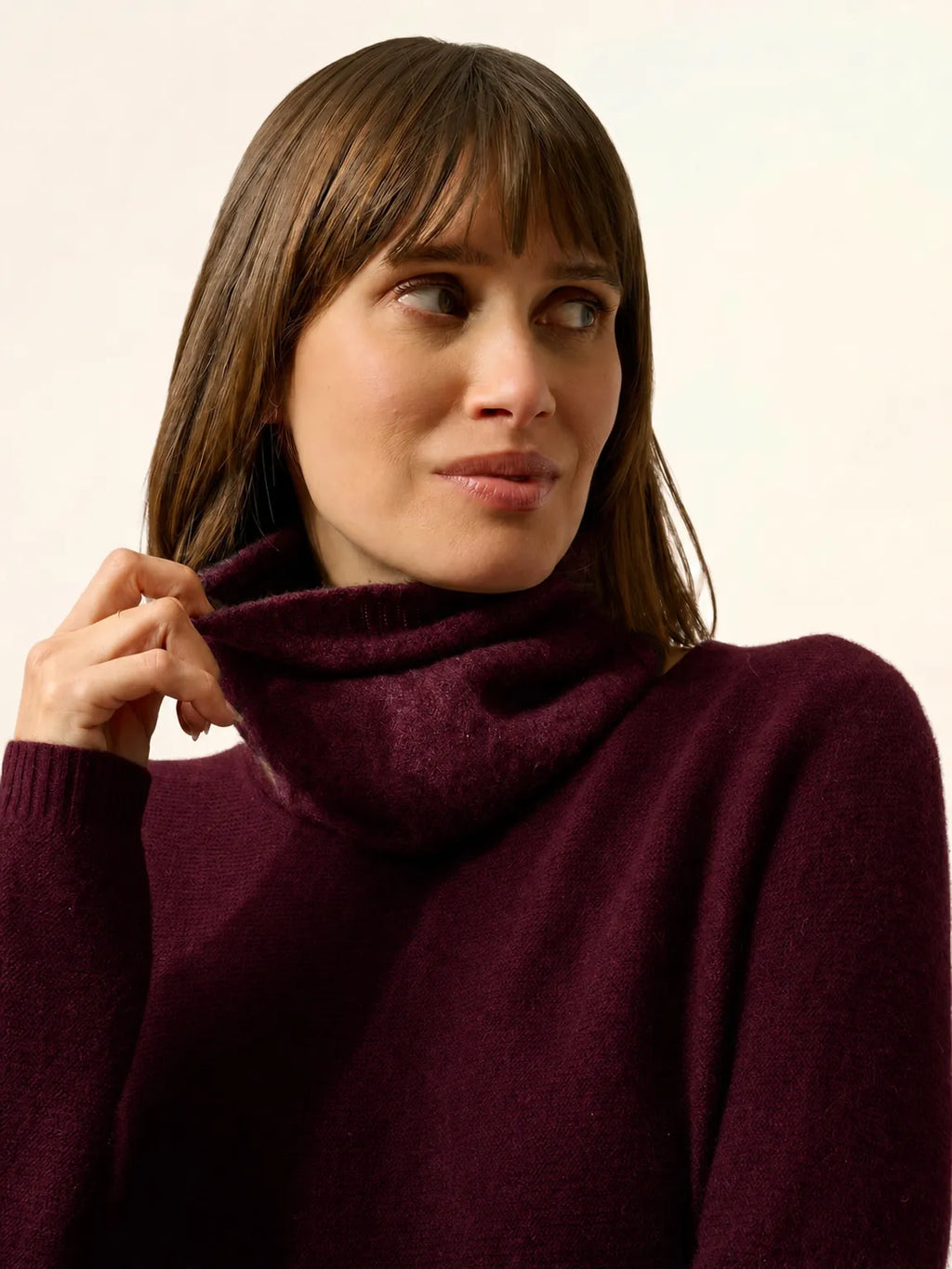 VIVI Neck Warmer 6 Ply Blackberry