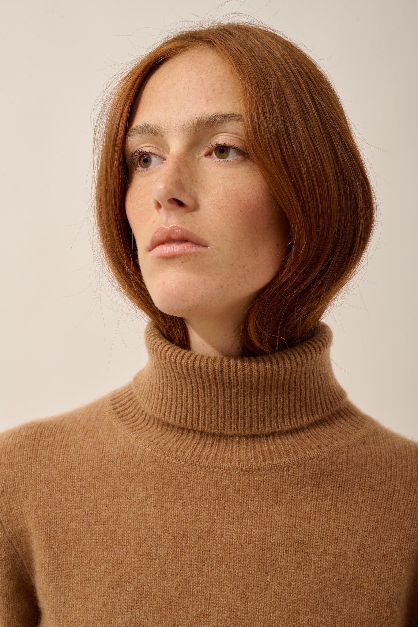 june pull col roulé 4 fils noisette