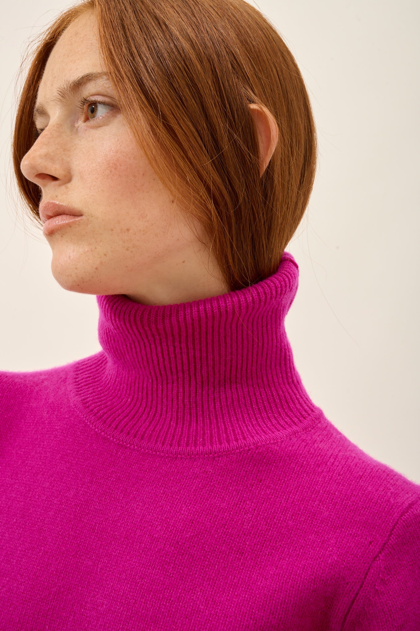 JUNE pull col roulé 4 fils violine