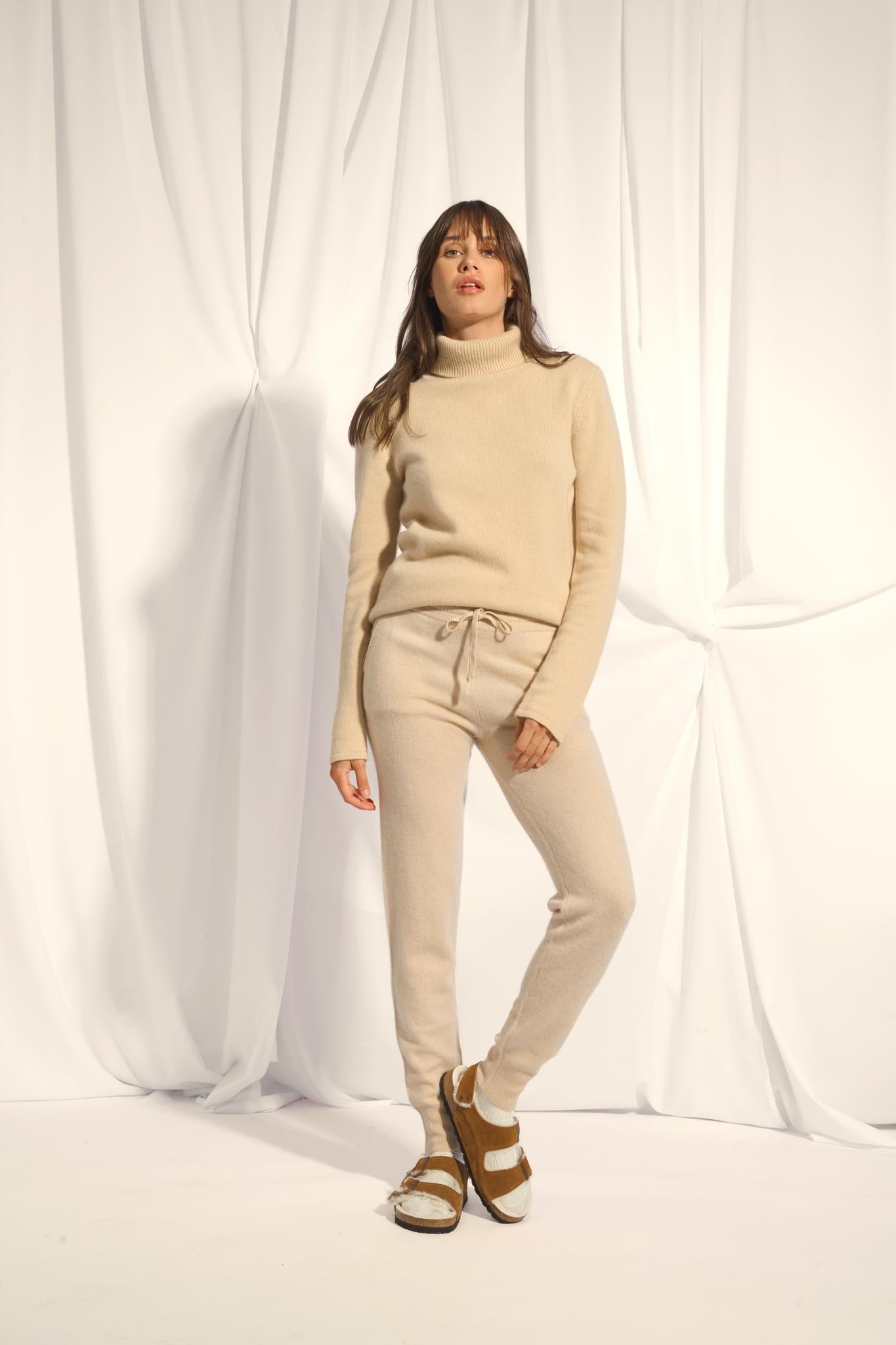 JUNE pull col roulé beige