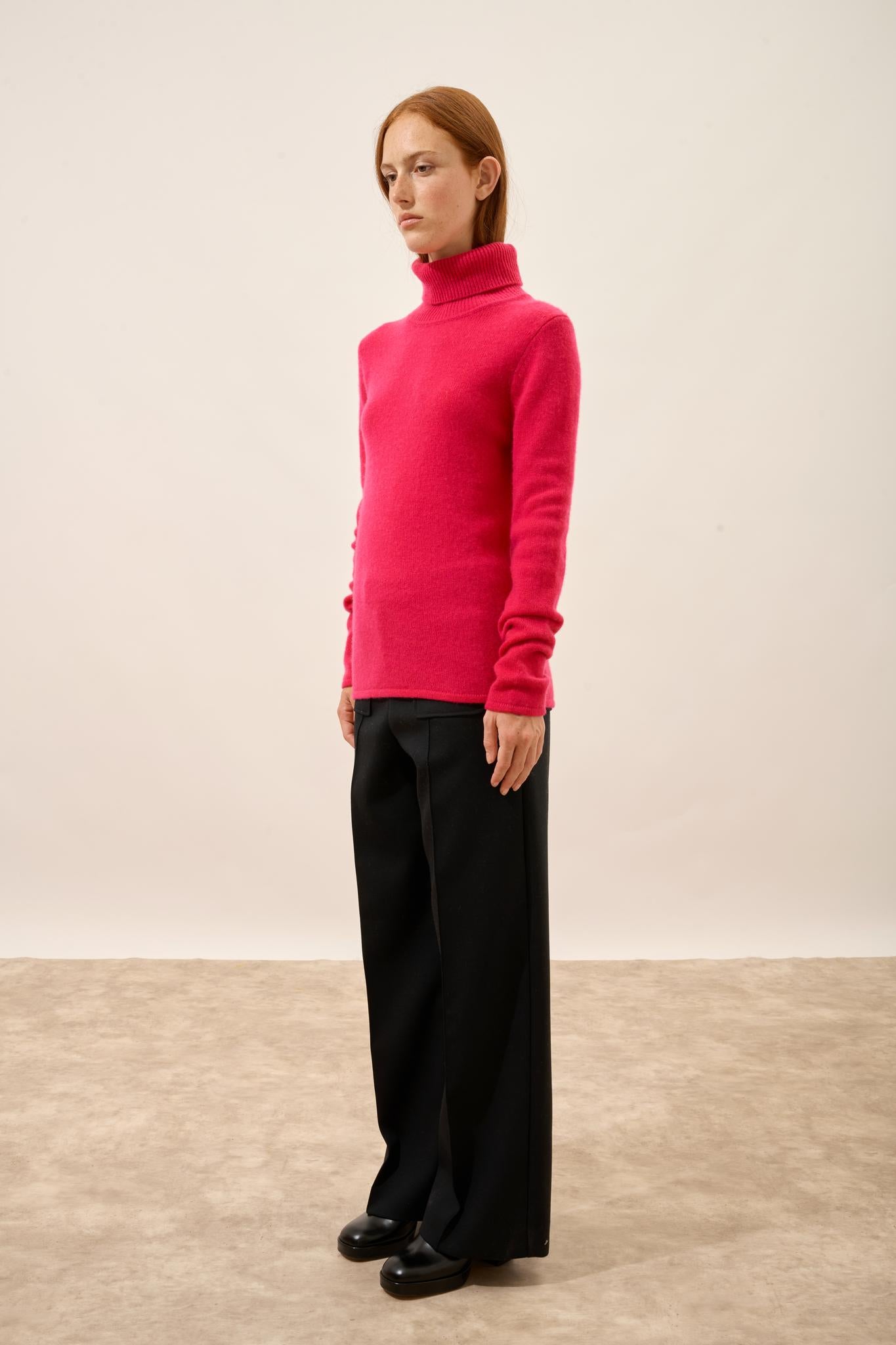 JUNE pull col roulé fuchsia