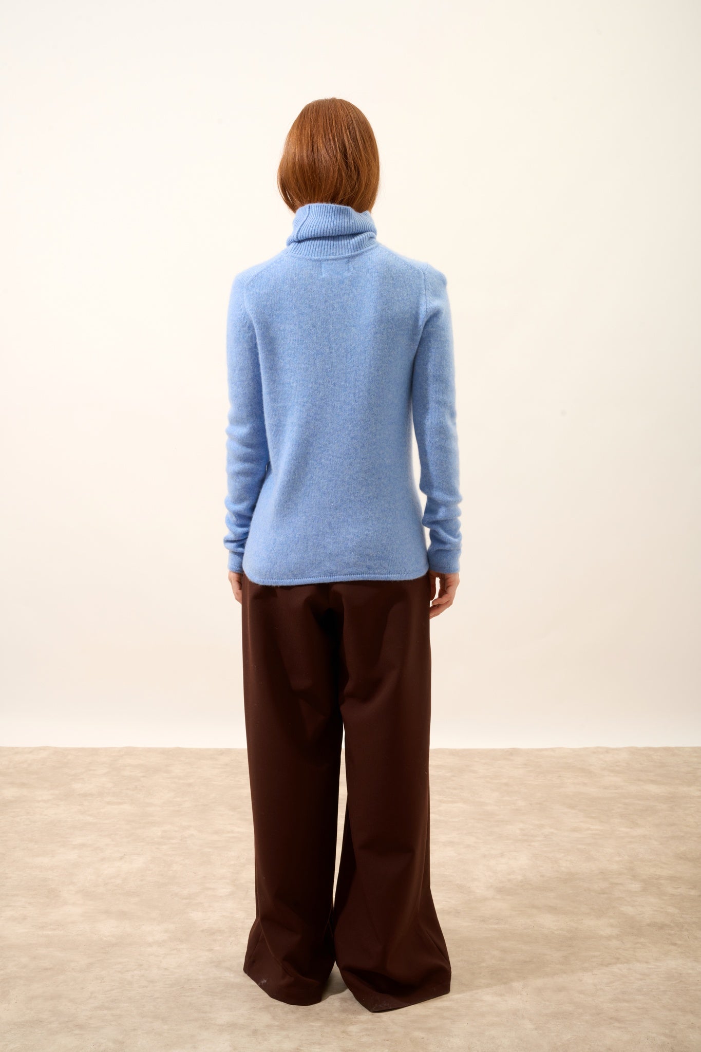 JUNE pull col roulé sky