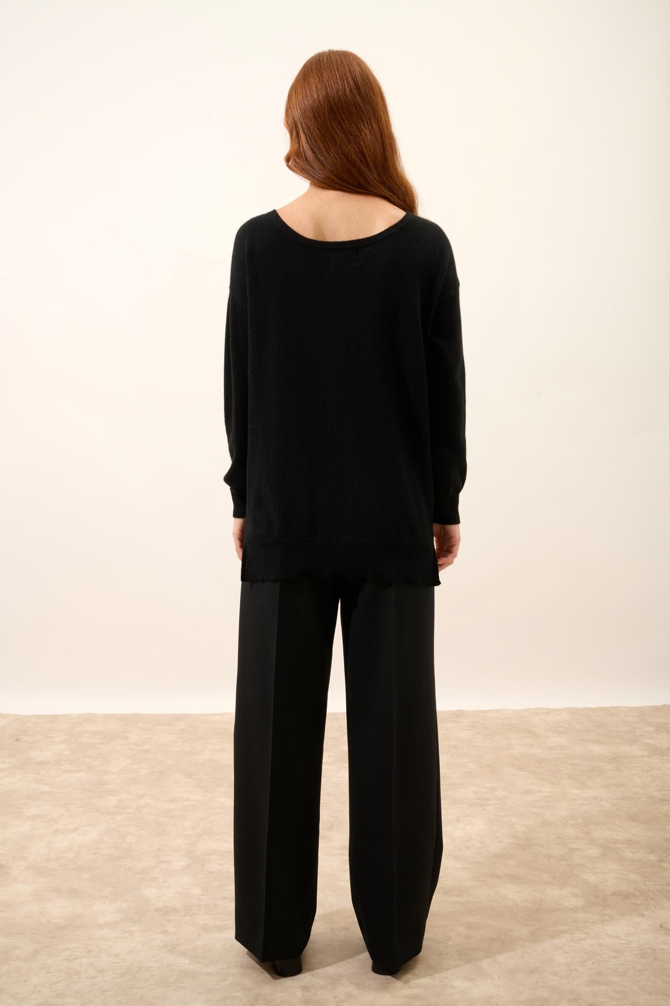 KAREN black round-neck sweater
