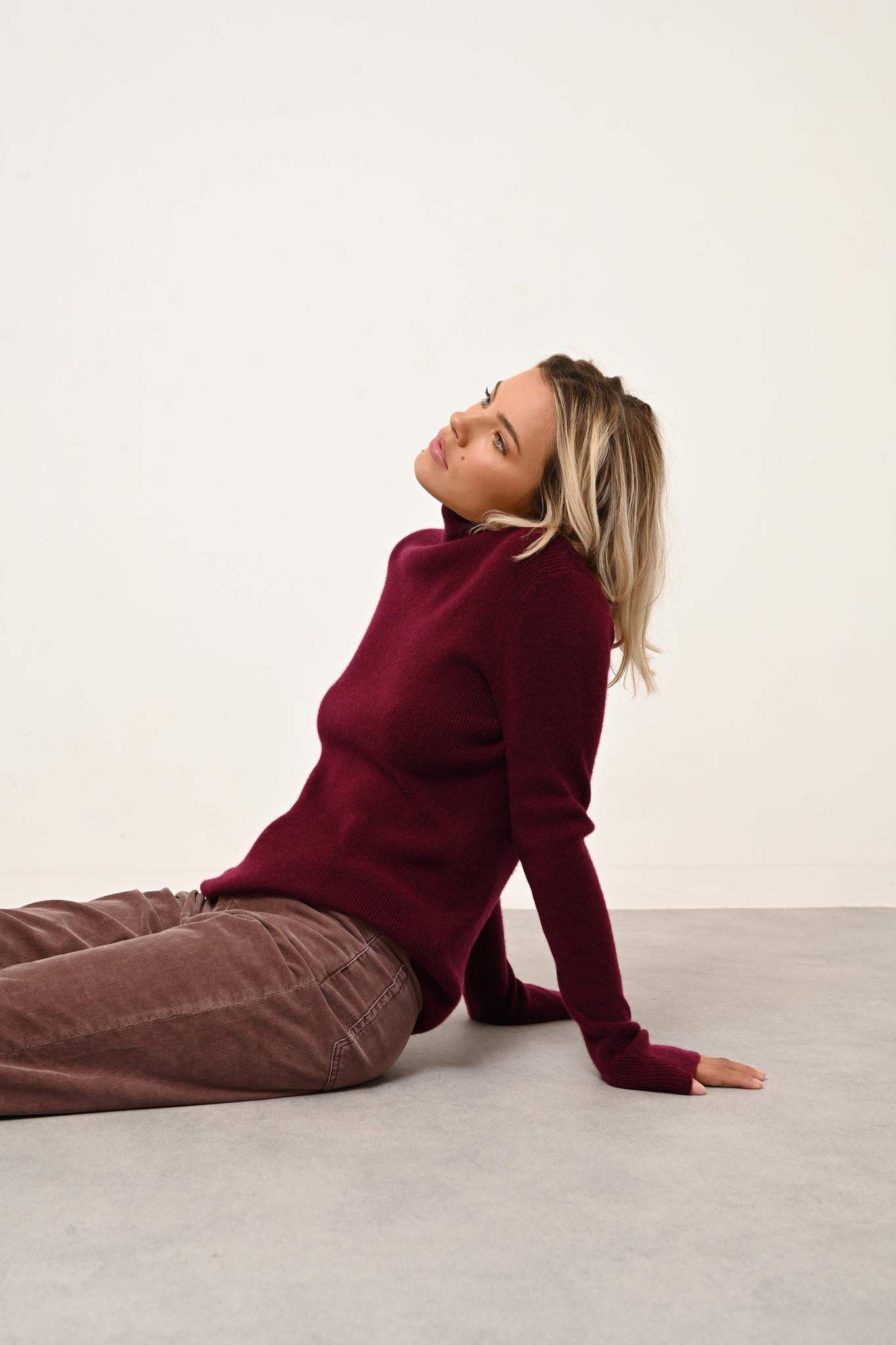 LANAIS pull col roulé bordeaux