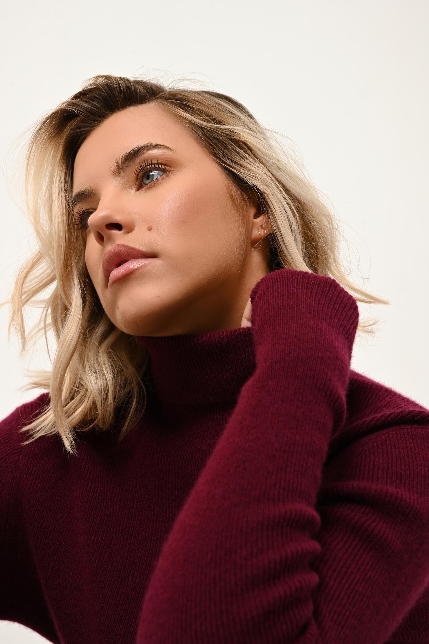 LANAIS pull col roulé bordeaux