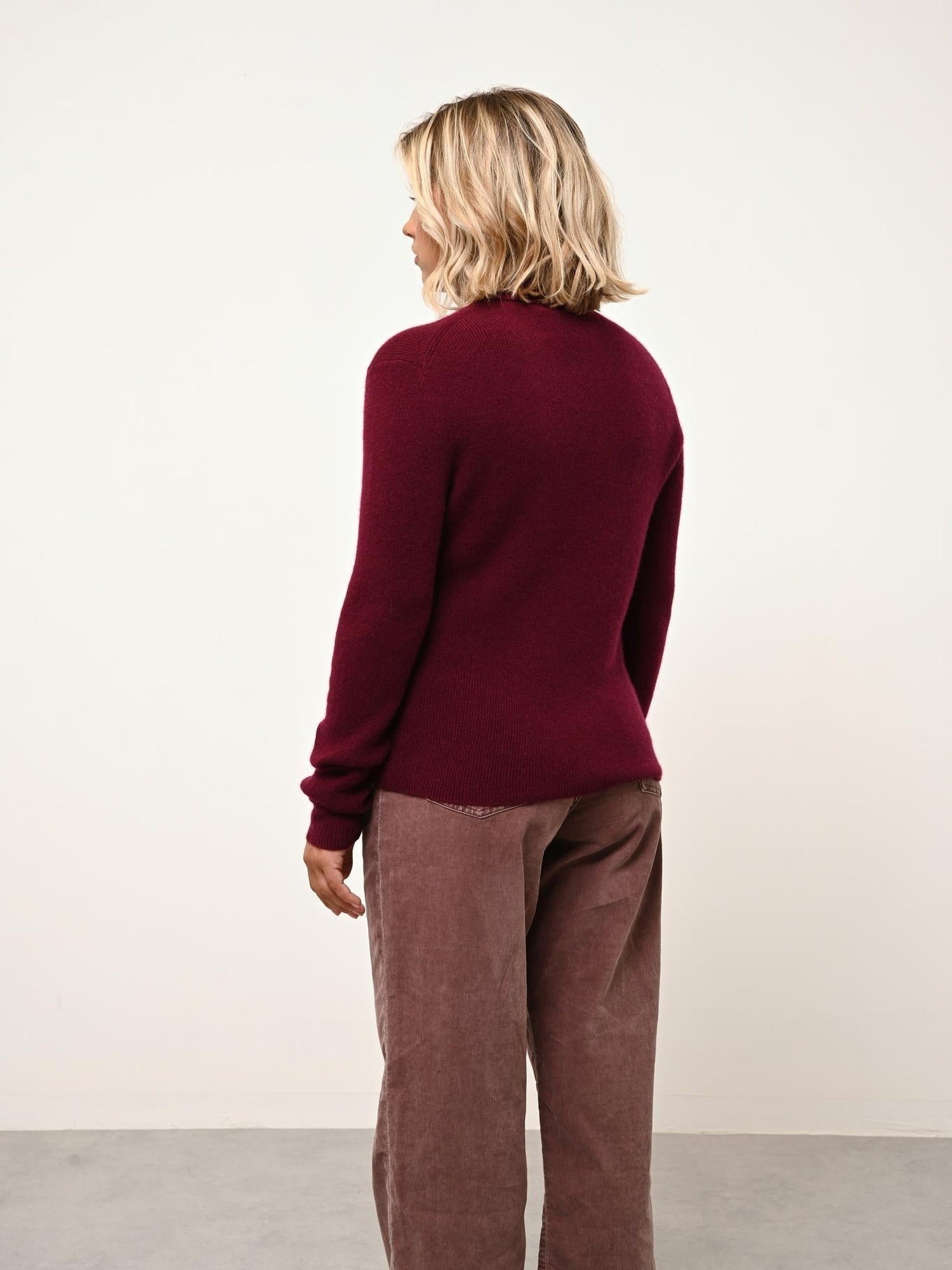 LANAIS pull col roulé bordeaux