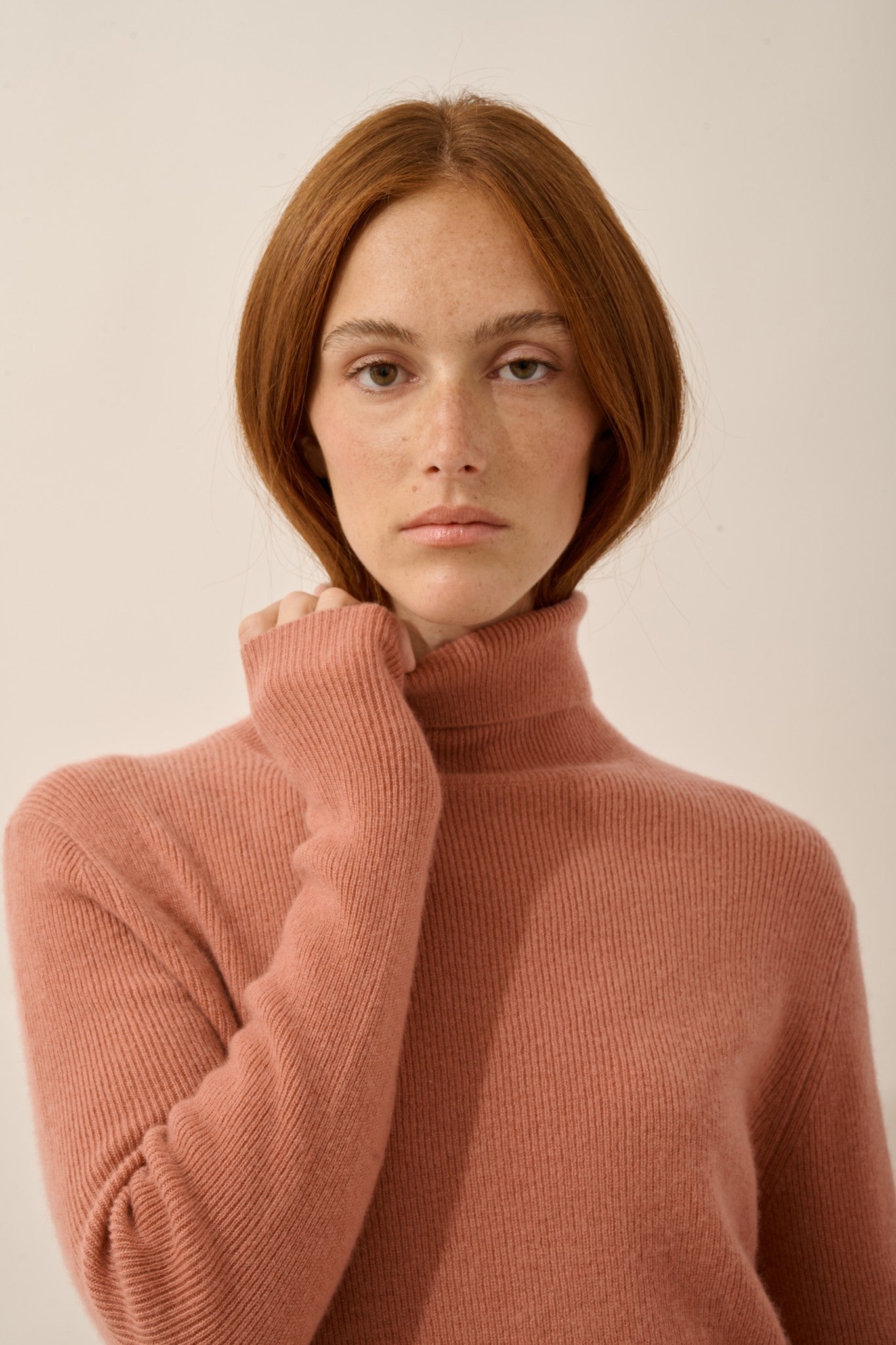 lanais pull col roulé dahlia 100% cachemire