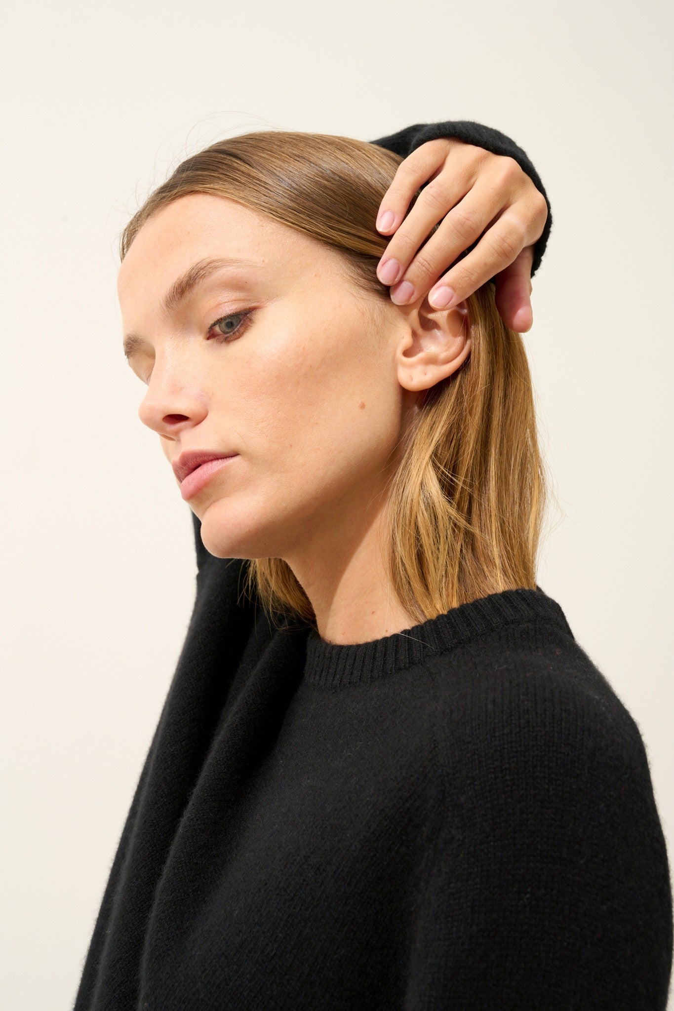 lavinia pull col rond 4 fils noir 100% cachemire