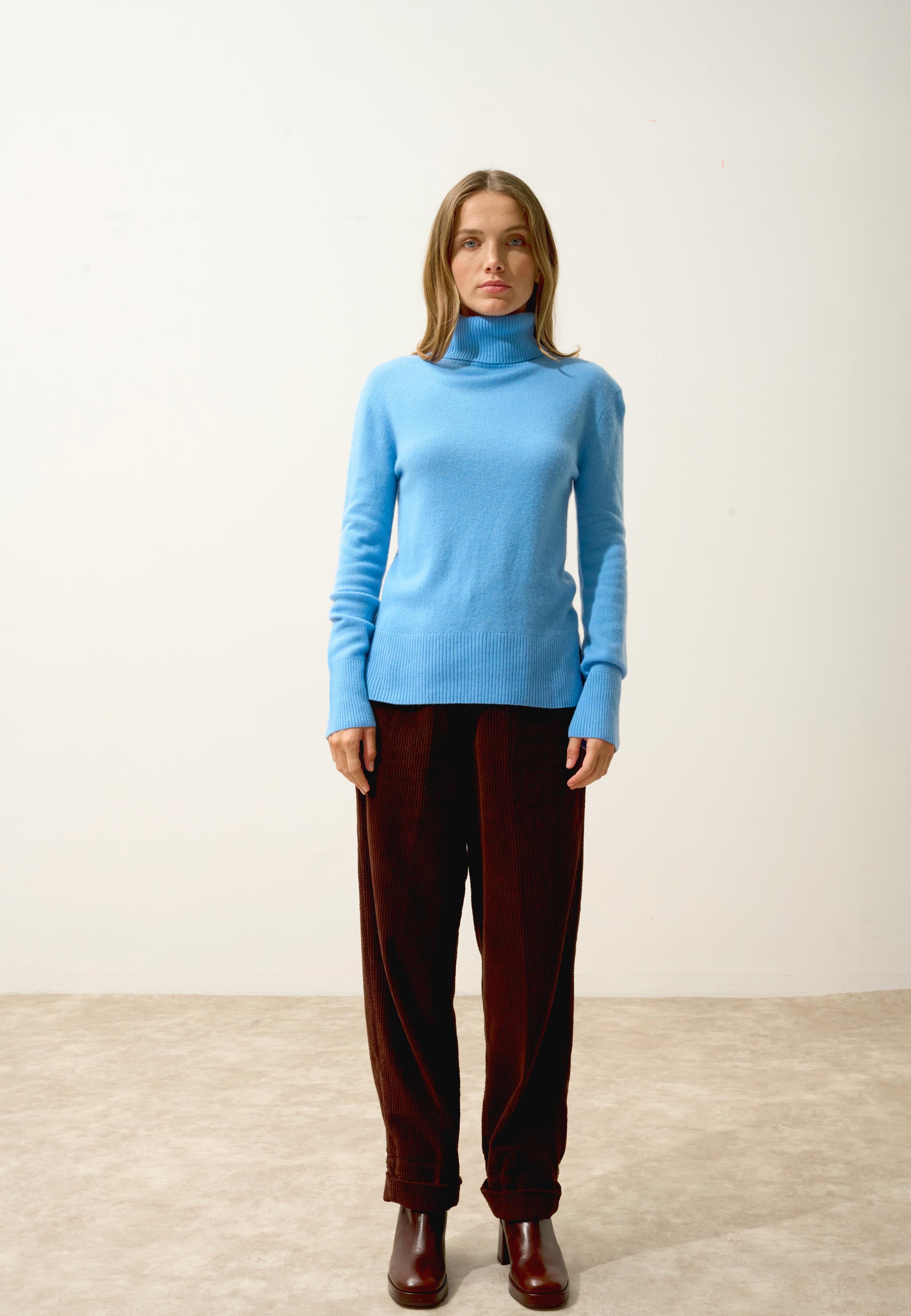 LEXIE pull col roulé baby blue