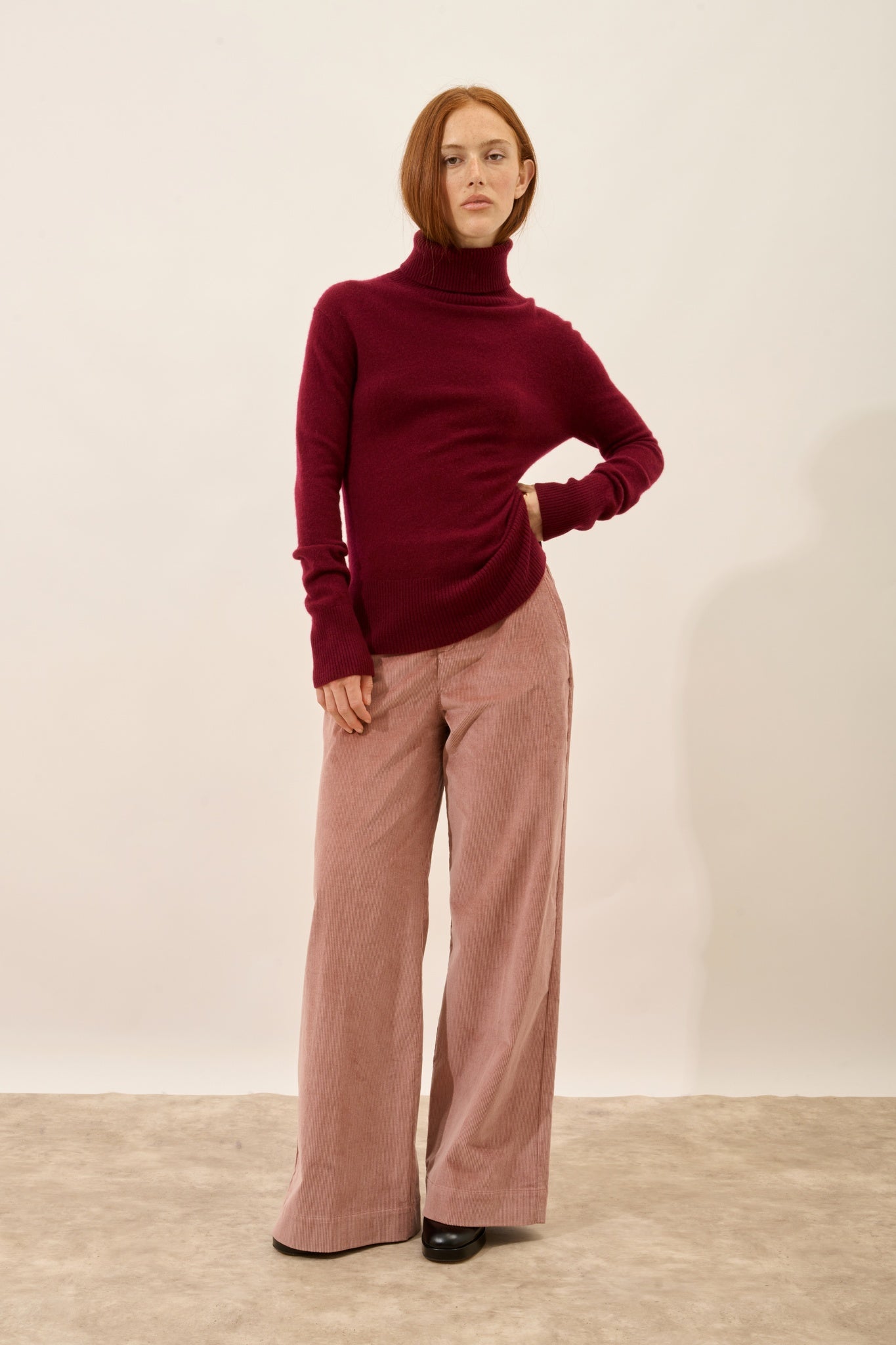 LEXIE pull col roulé bordeaux