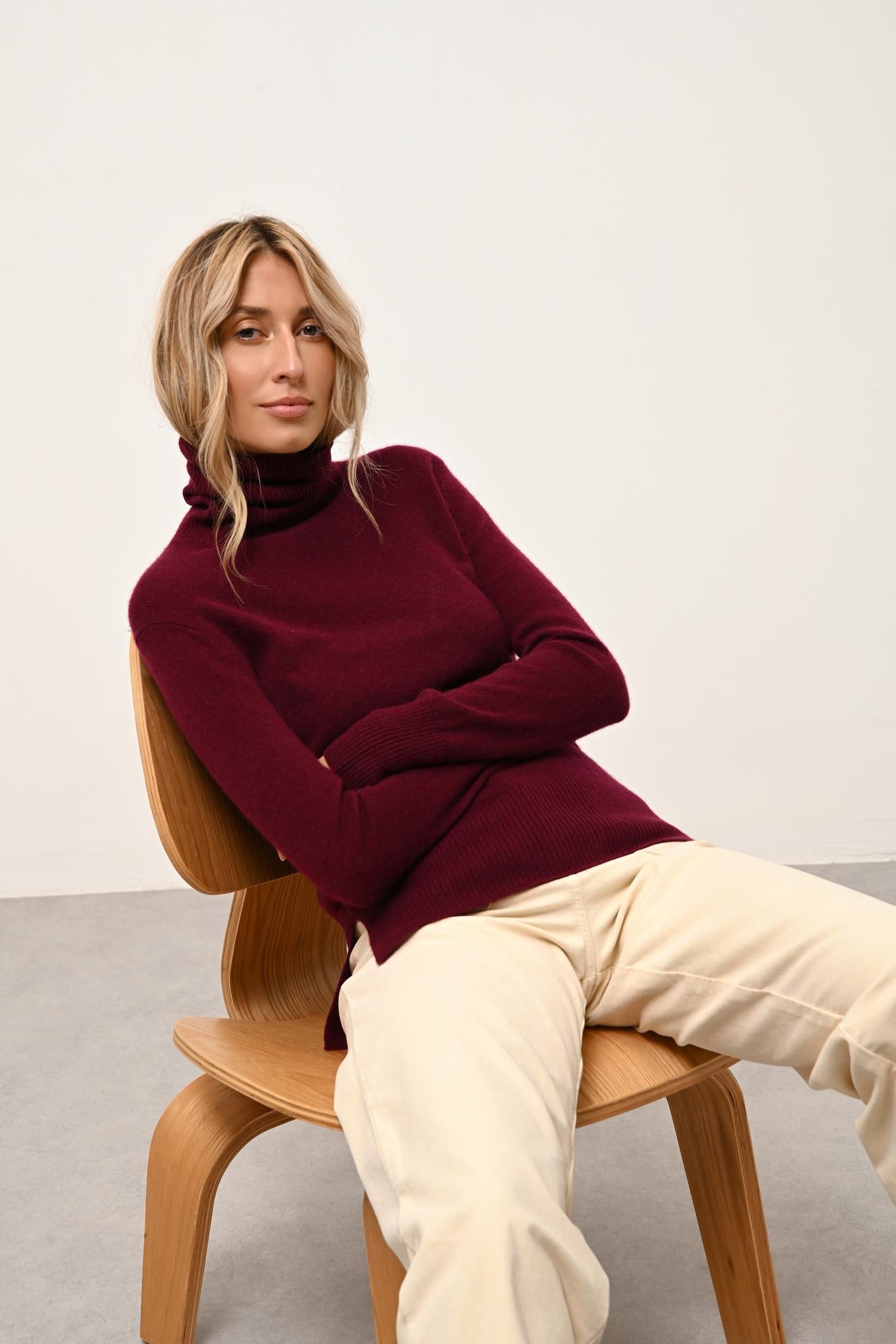LEXIE pull col roulé bordeaux