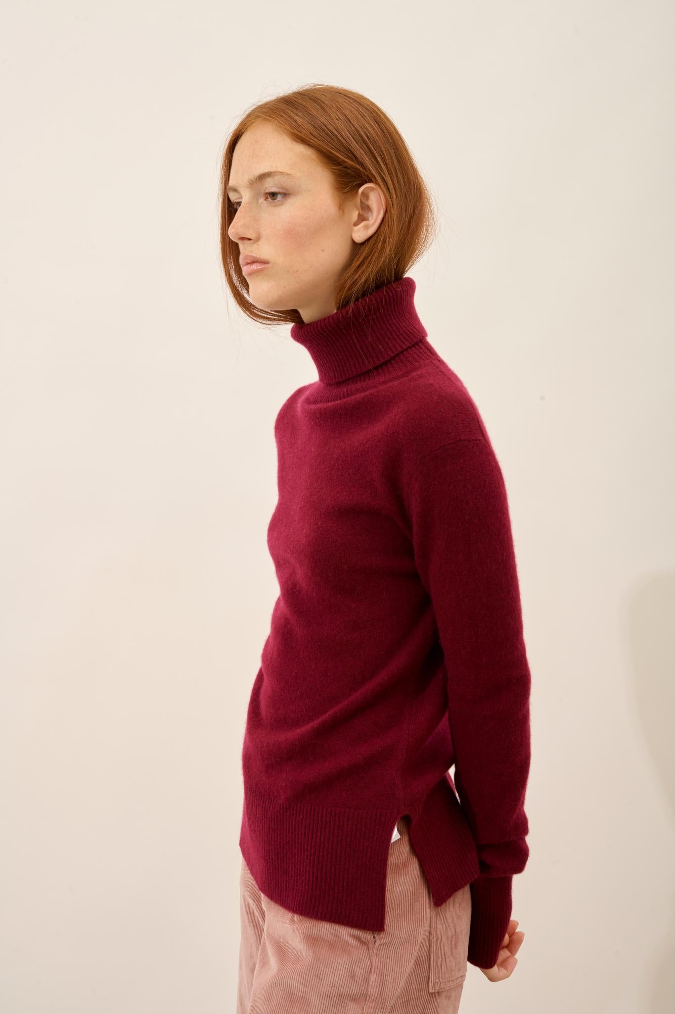 LEXIE pull col roulé bordeaux