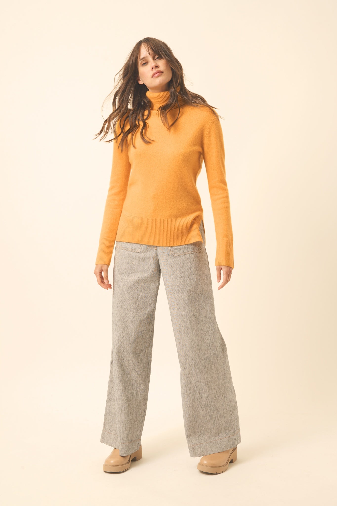 LEXIE pull col roulé curcuma