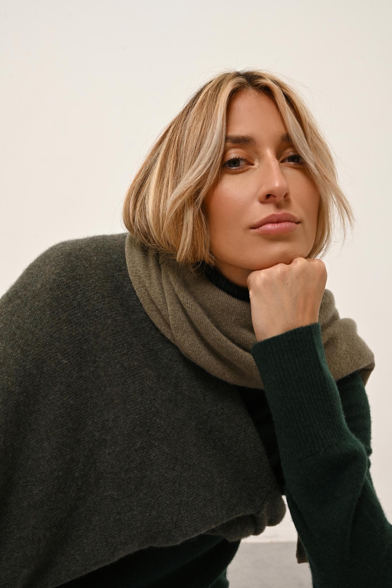 LEXIE pull col roulé cyprès