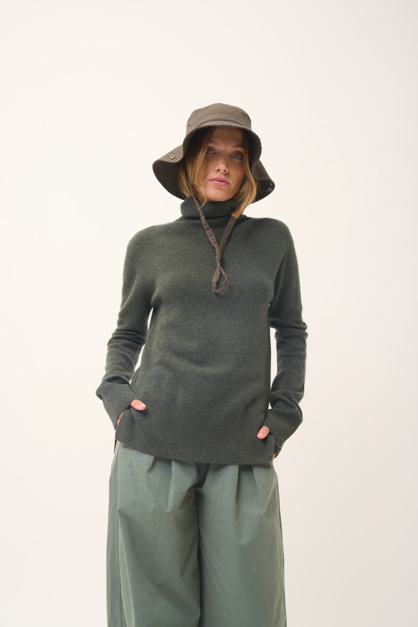 LEXIE pull col roulé kaki chiné