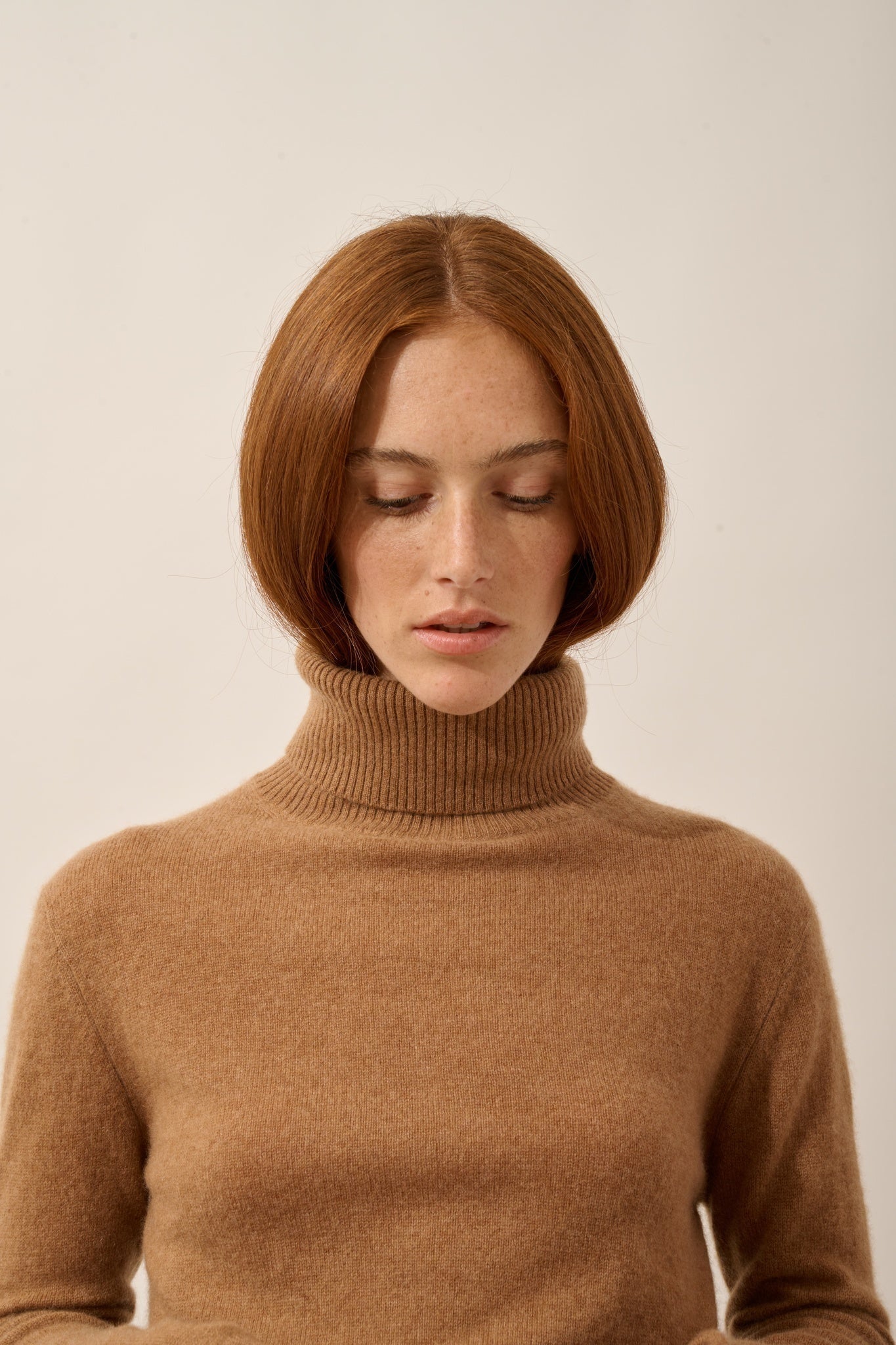 LEXIE pull col roulé noisette