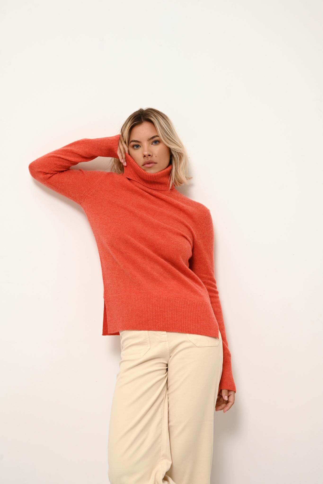 LEXIE pull col roulé orange chiné