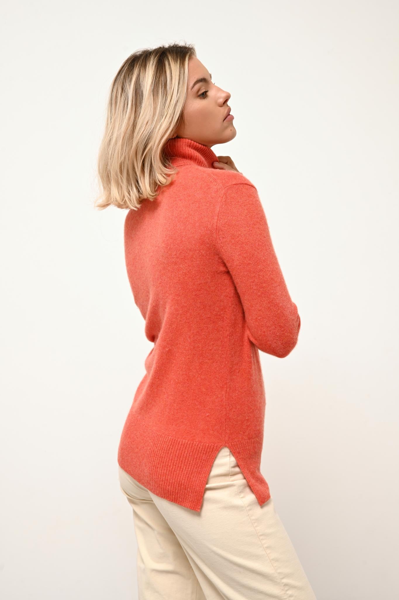 LEXIE pull col roulé orange chiné