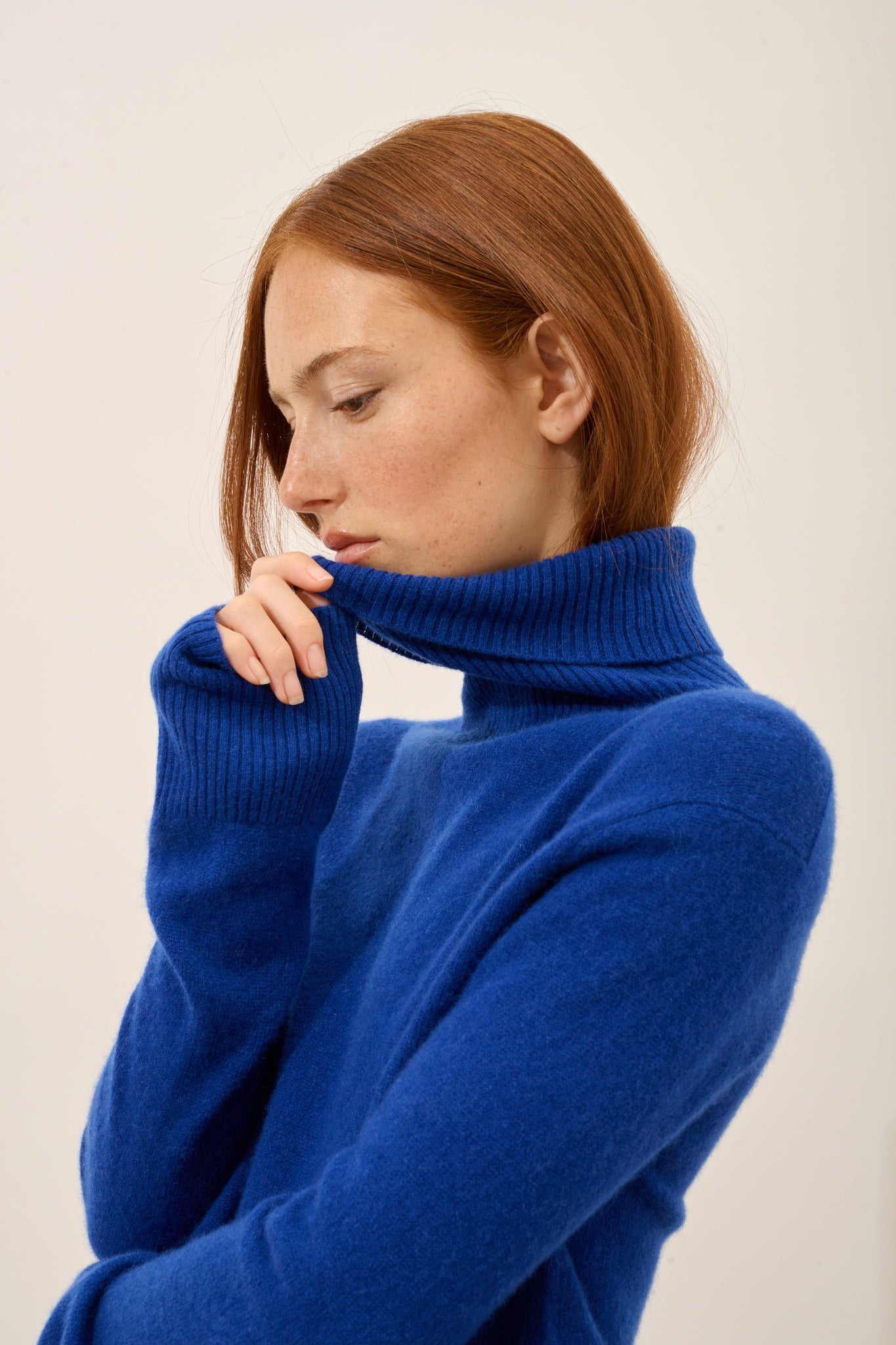 LEXIE pull col roulé outremer