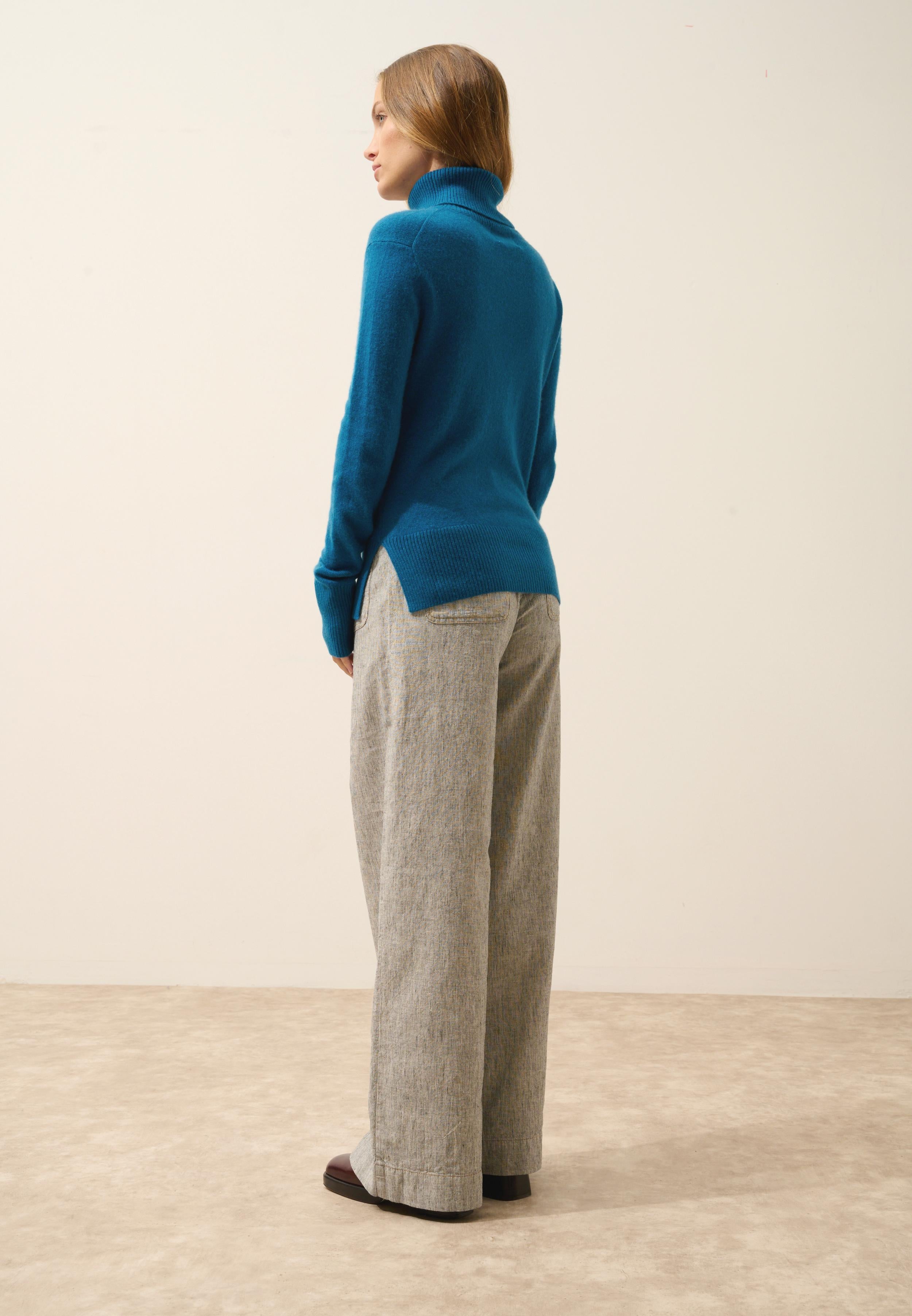 LEXIE pull col roulé paon