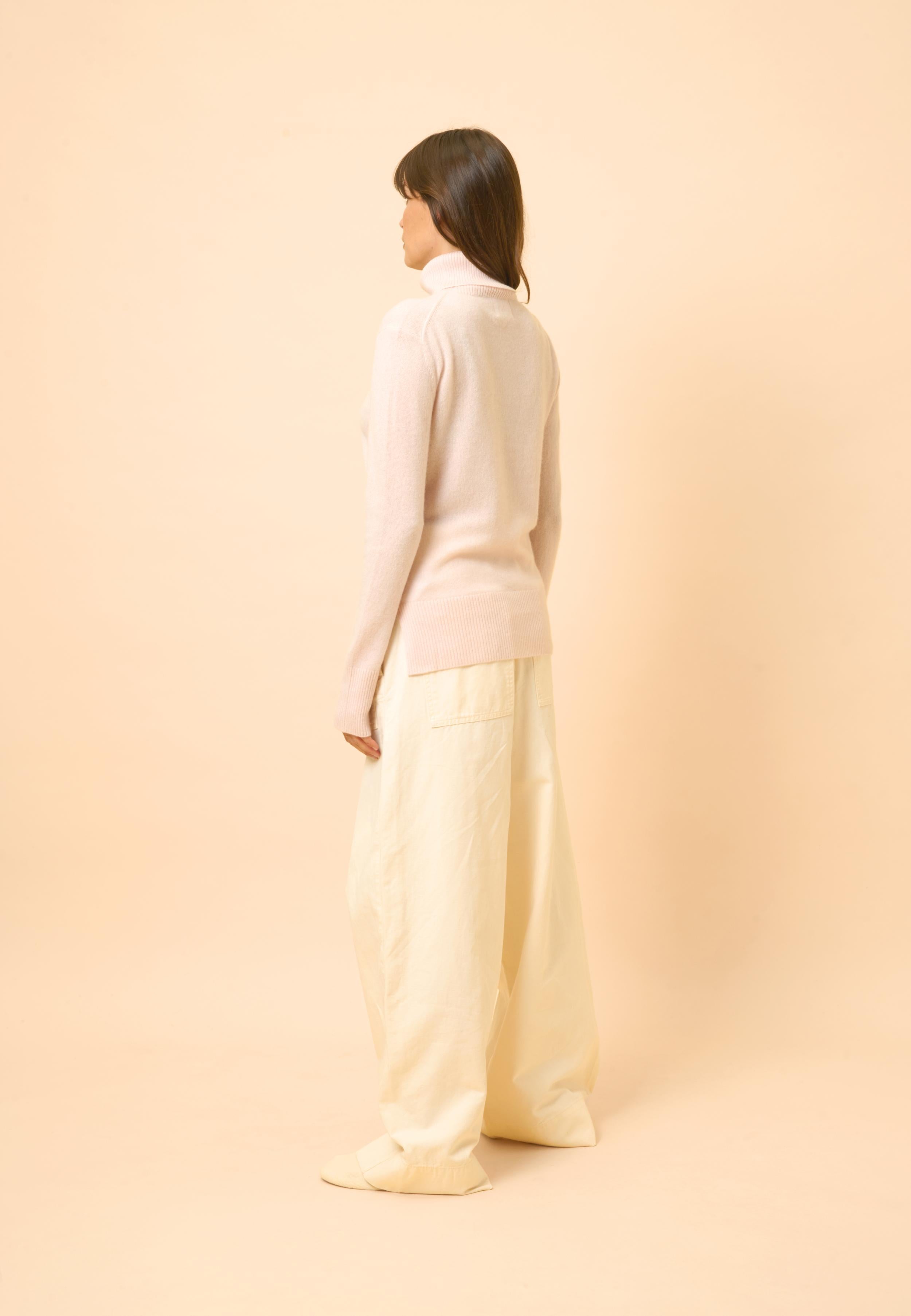 LEXIE pull col roulé poudre