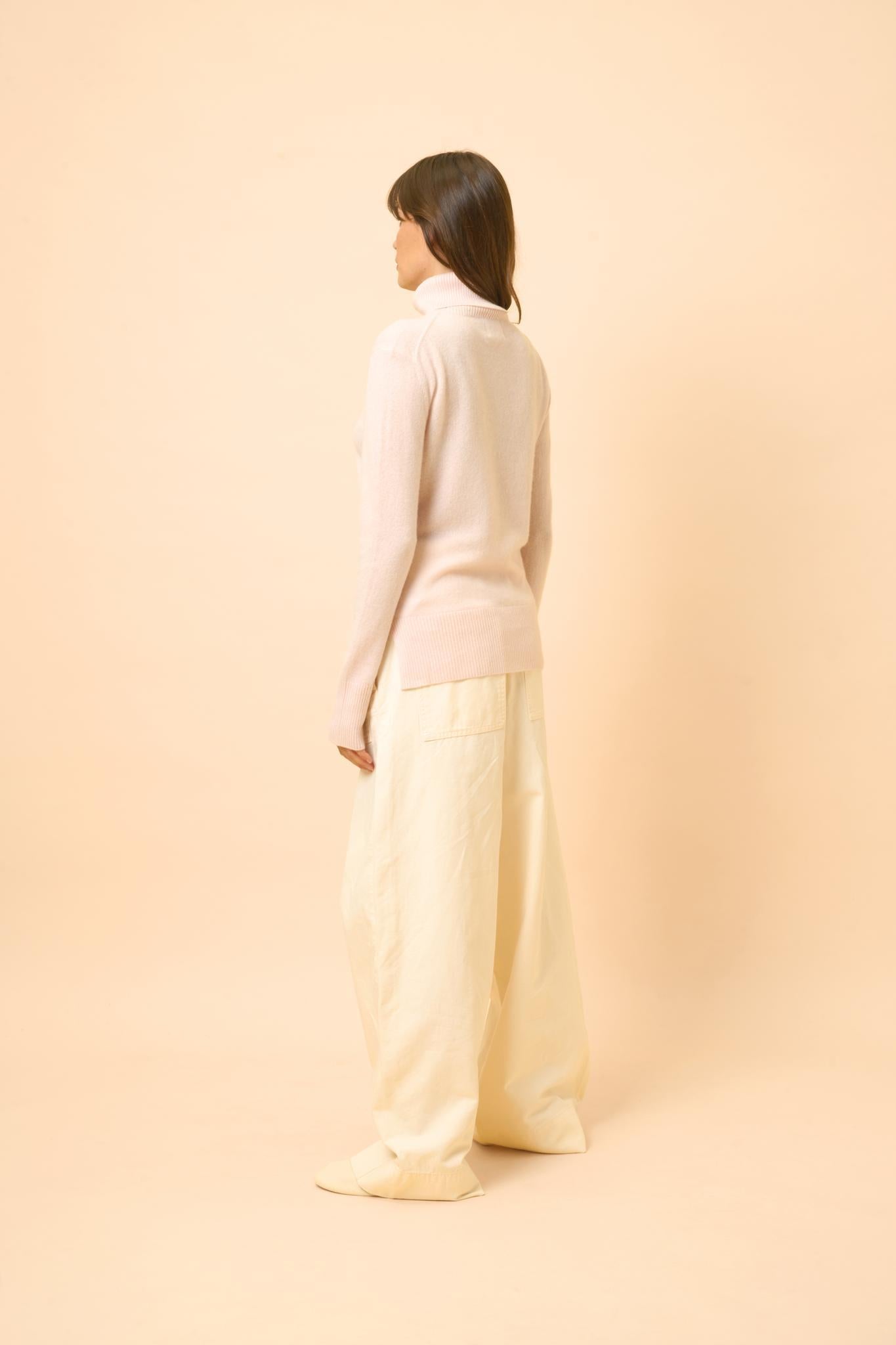 LEXIE pull col roulé poudre