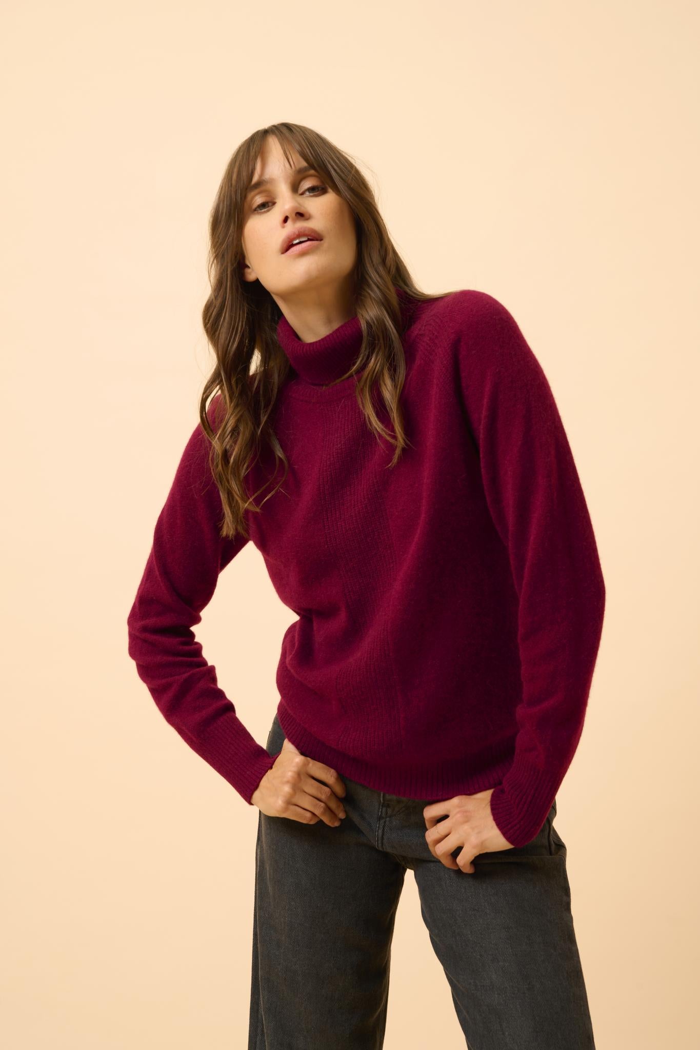 LILLY pull col roulé bordeaux