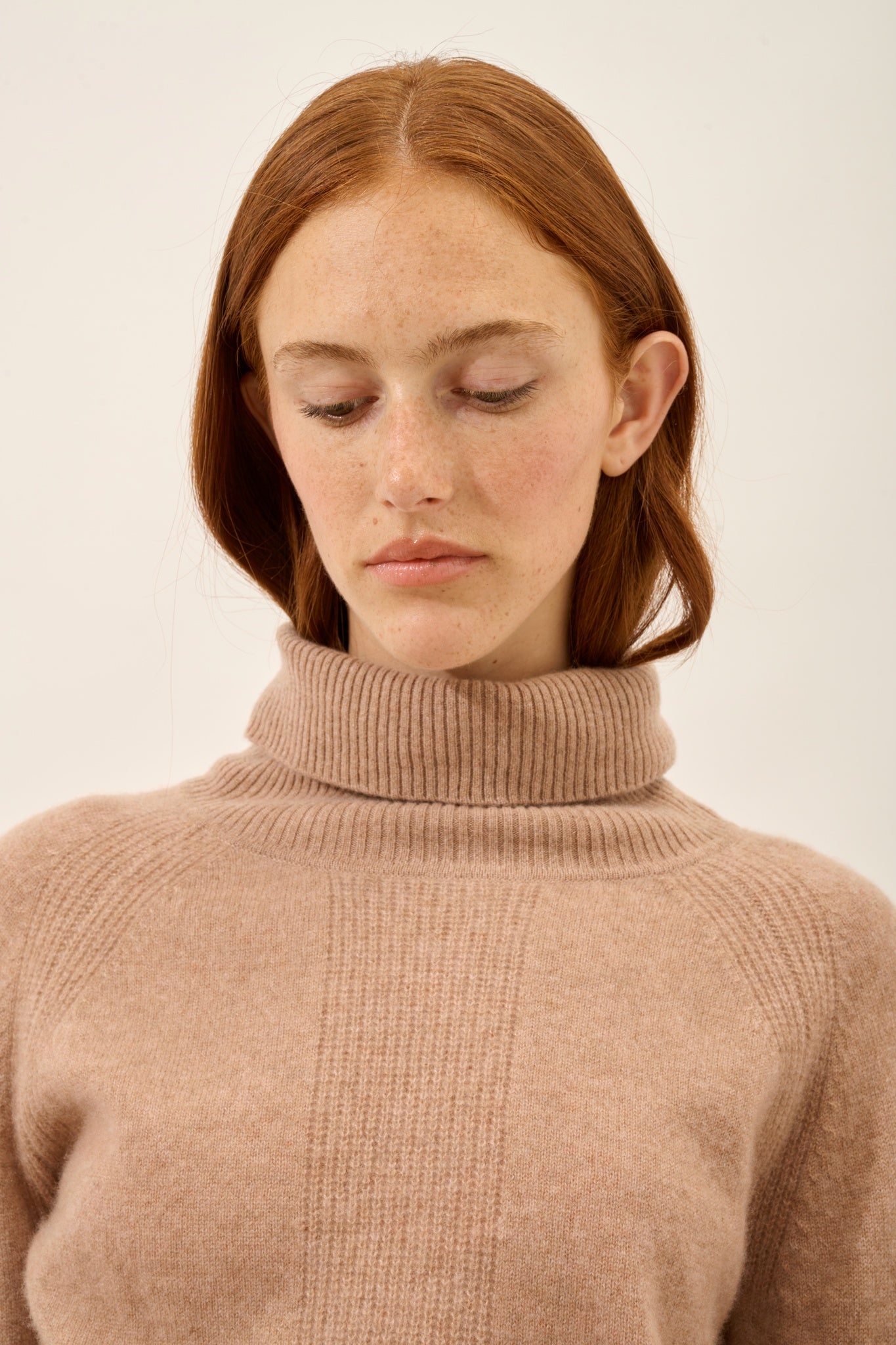 LILLY pull col roulé camel chiné