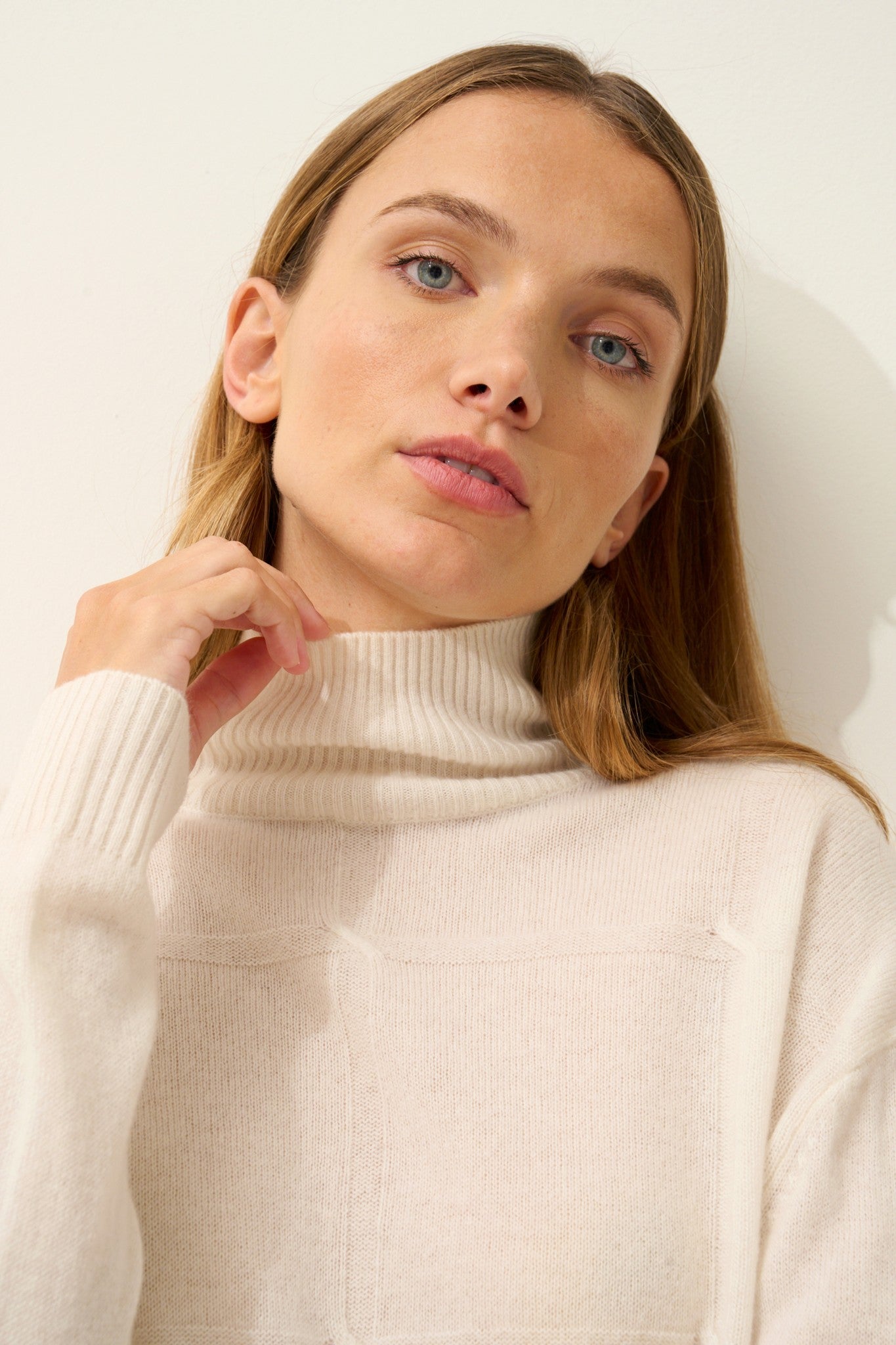 loralia pull col roulé ivoire 100% cachemire