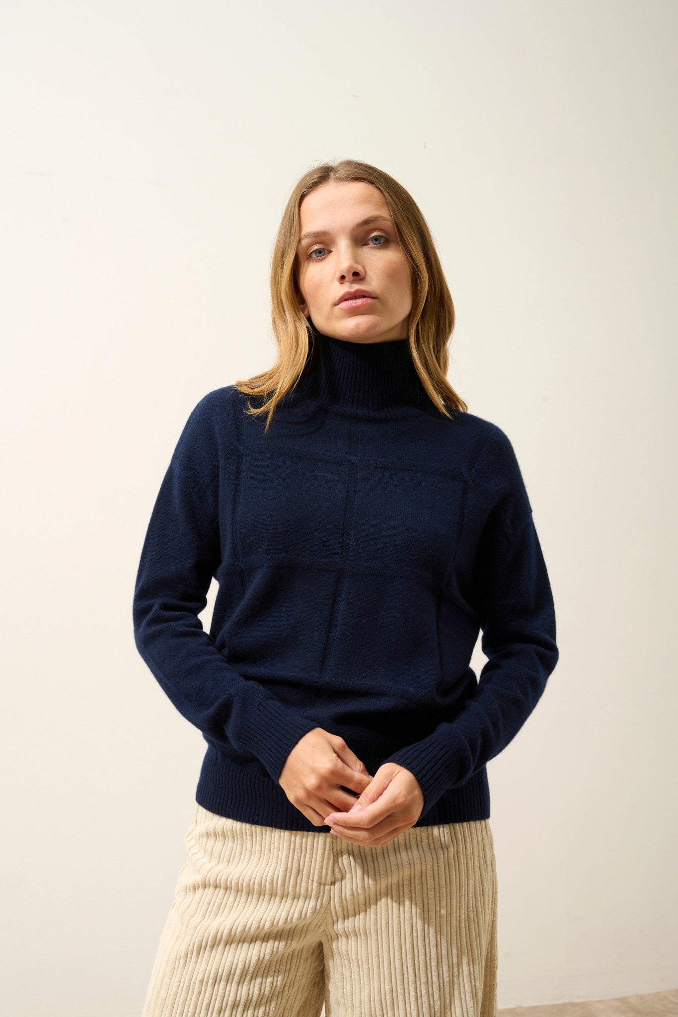 loralia pull col roulé navy 100% cachemire