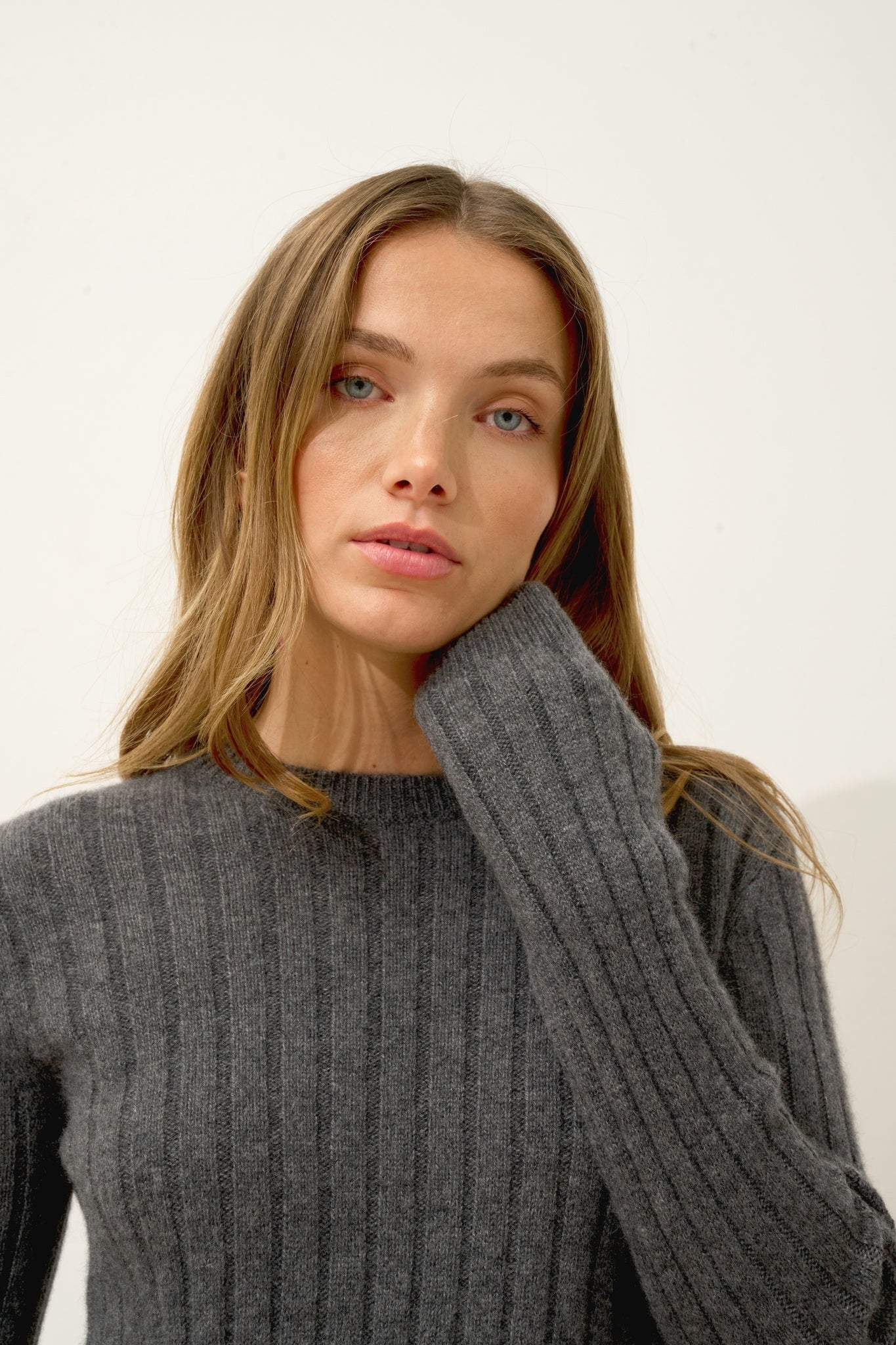 LORANA pull col rond 4 fils anthracite chiné