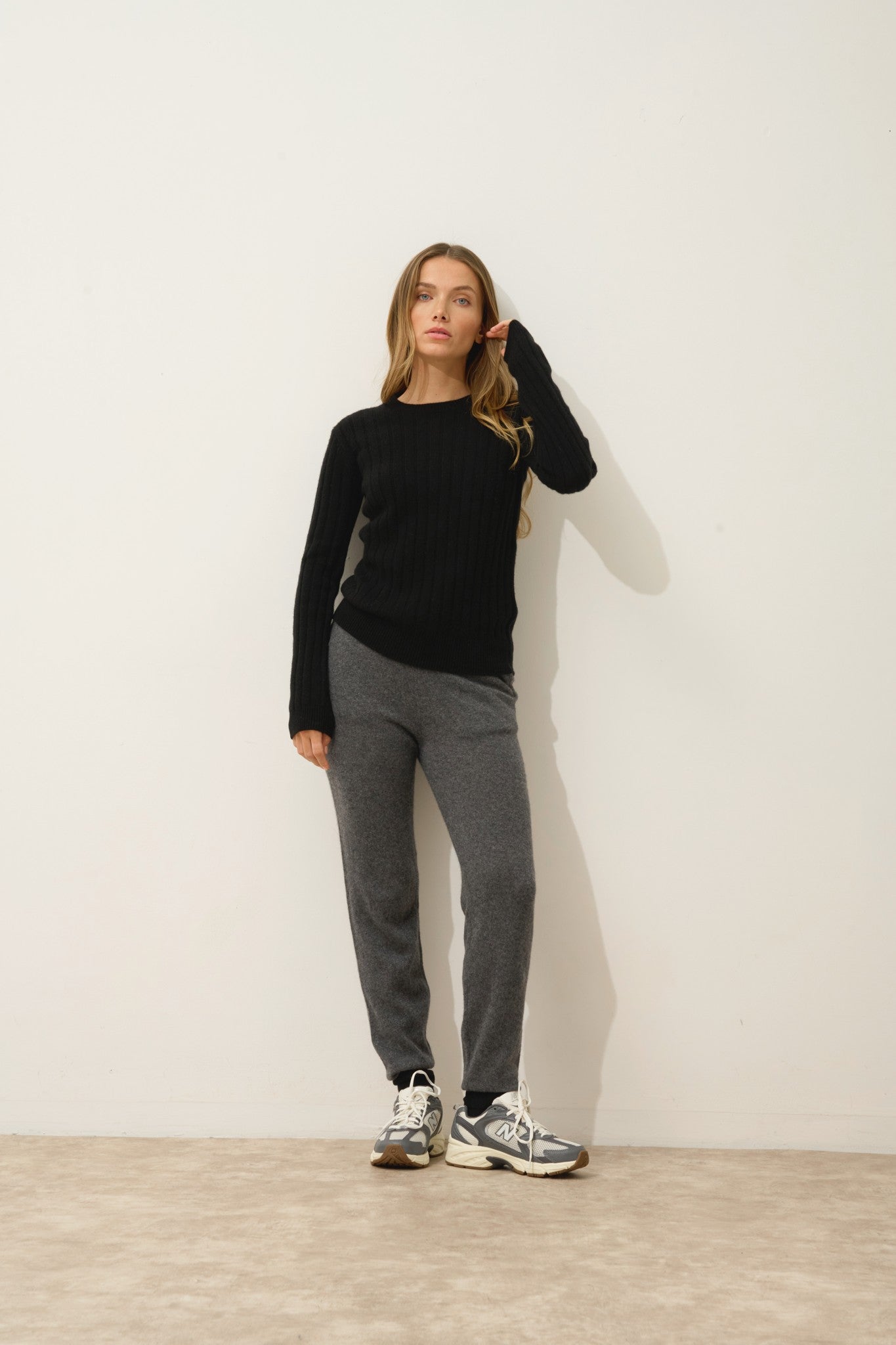 lorana pull col rond 4 fils noir 100% cachemire