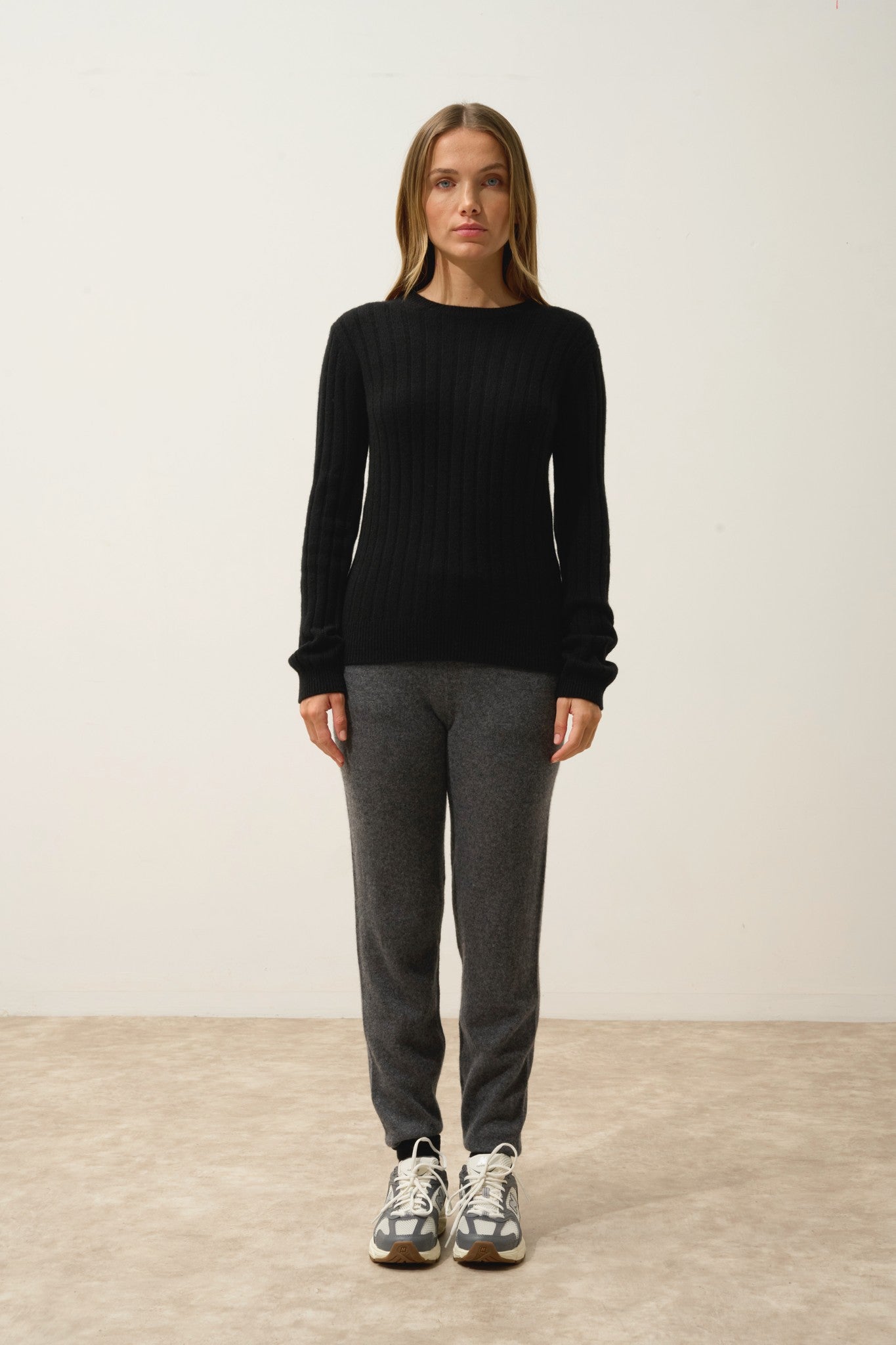 lorana pull col rond 4 fils noir 100% cachemire