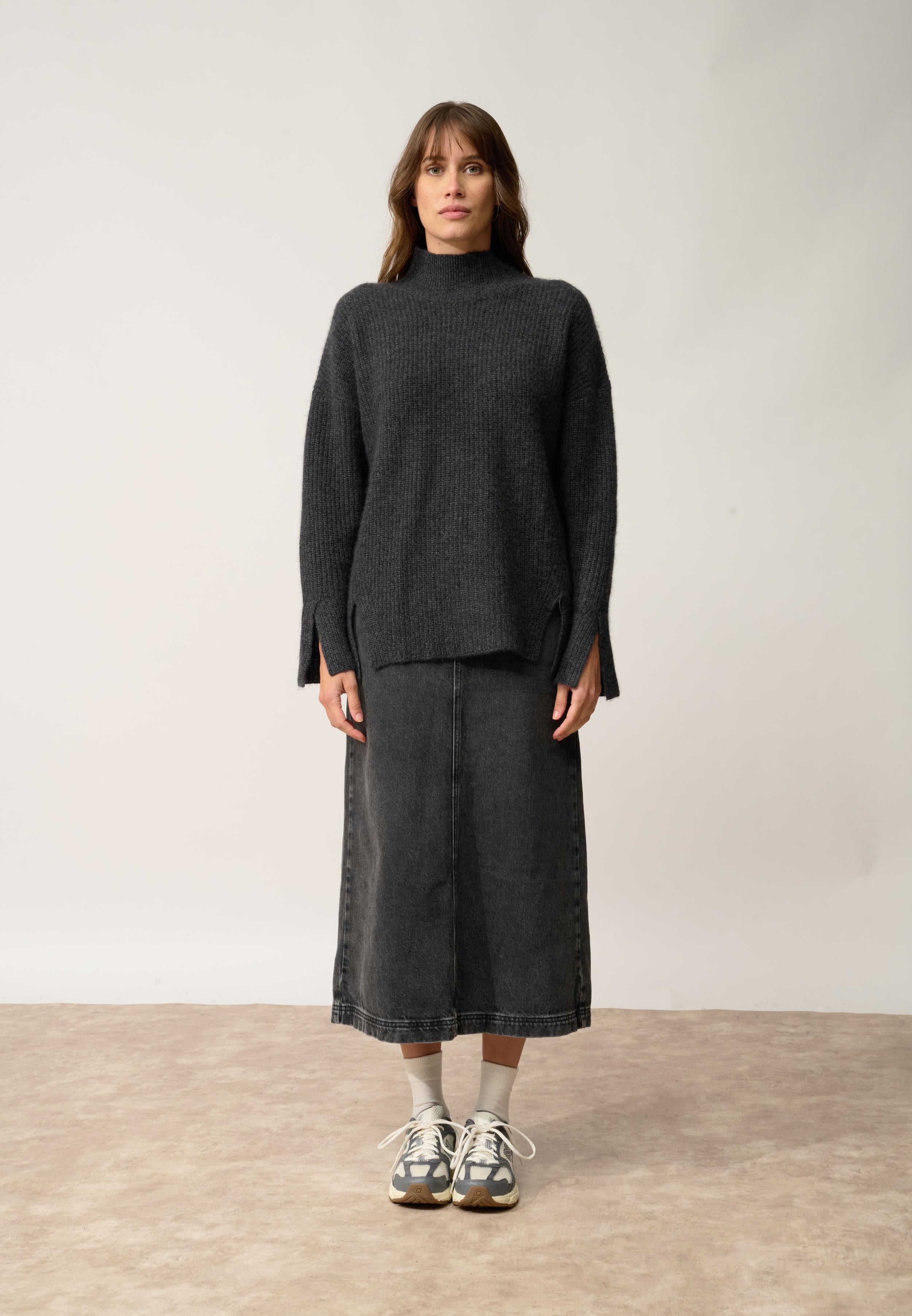 LOUISE pull col roulé noir chiné