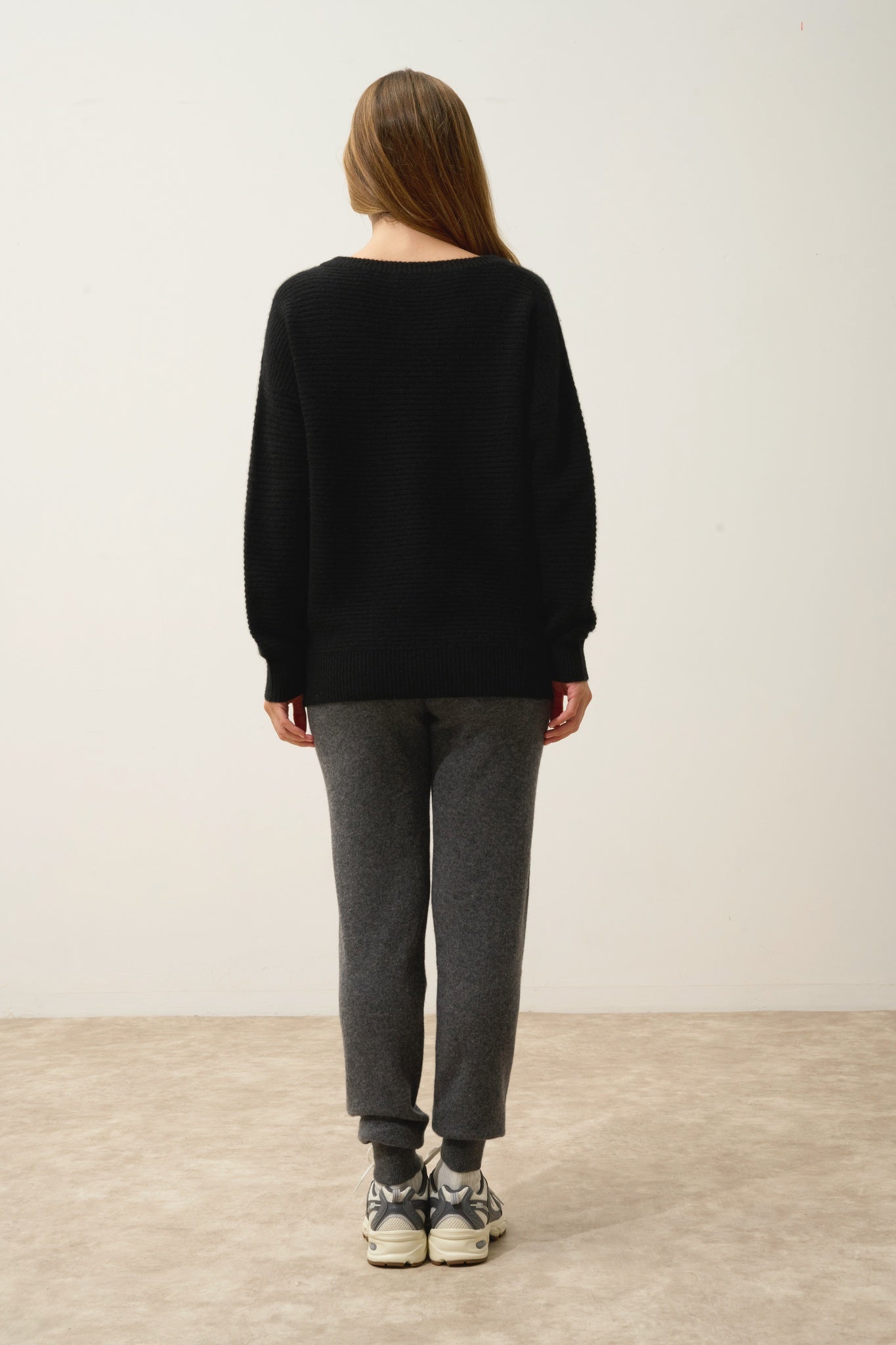 LOUNA pull col rond noir